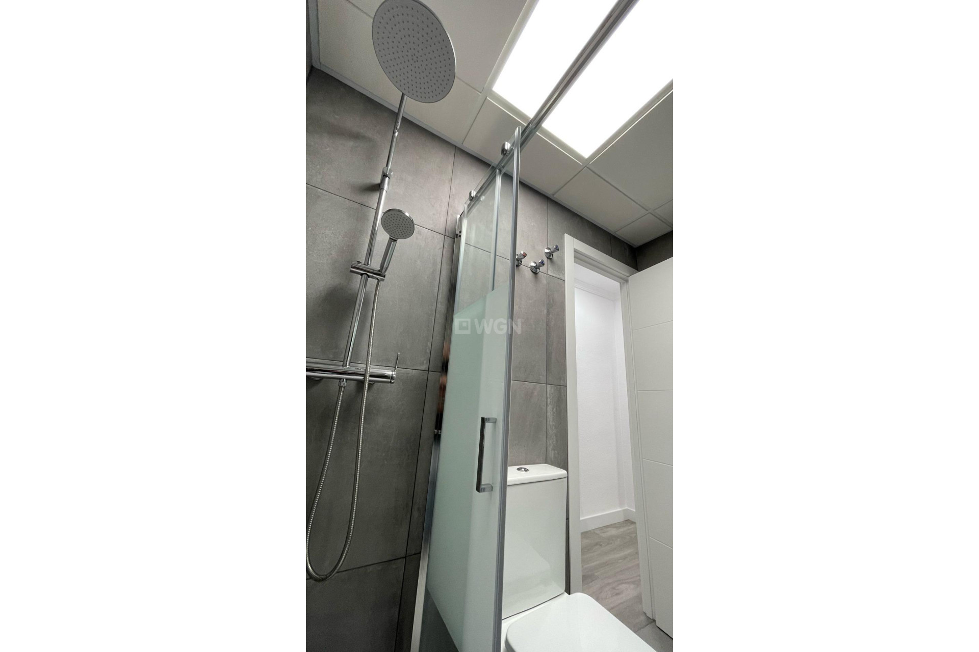 Odsprzedaż - Mieszkanie w bloku - Torrevieja