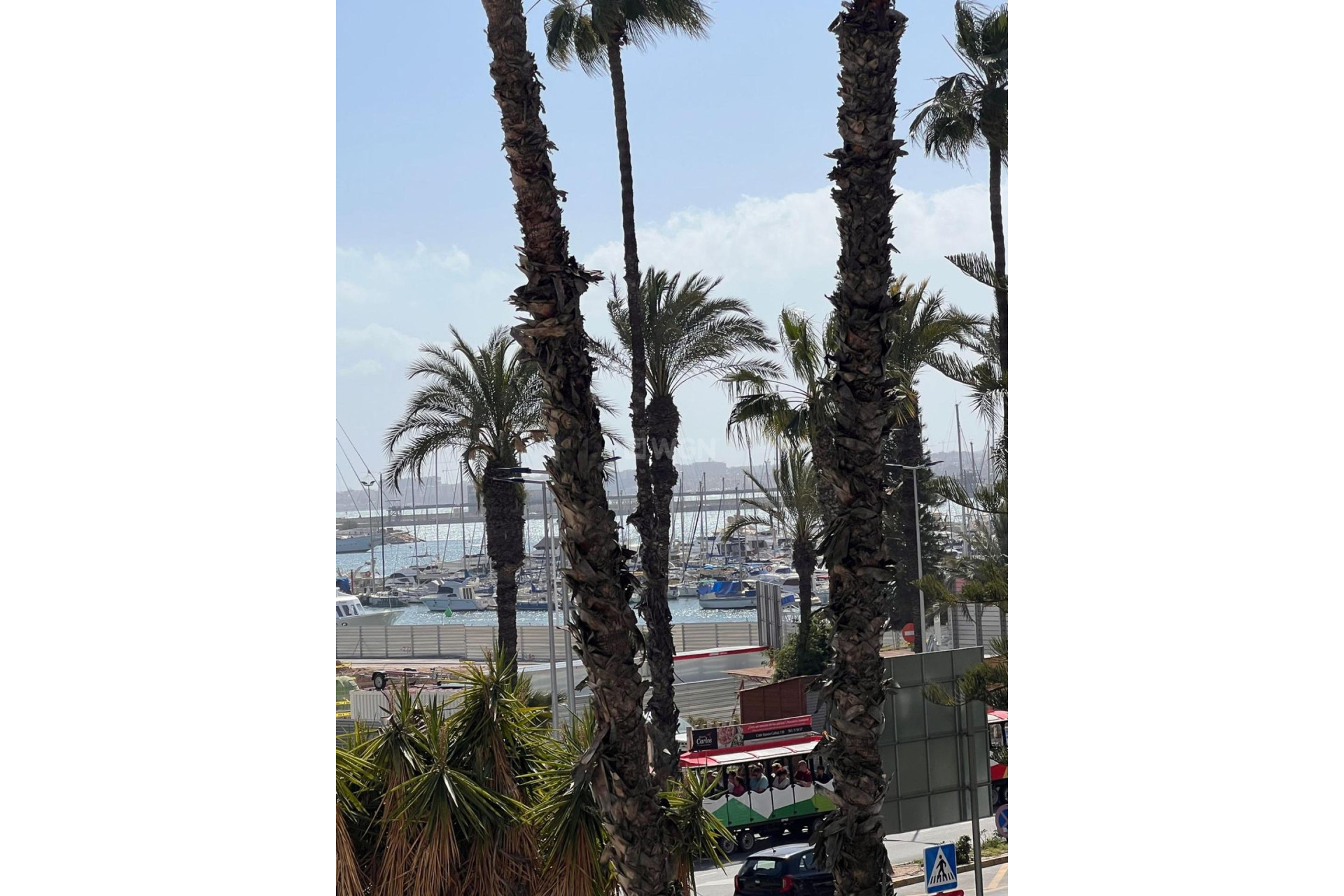 Odsprzedaż - Mieszkanie w bloku - Torrevieja