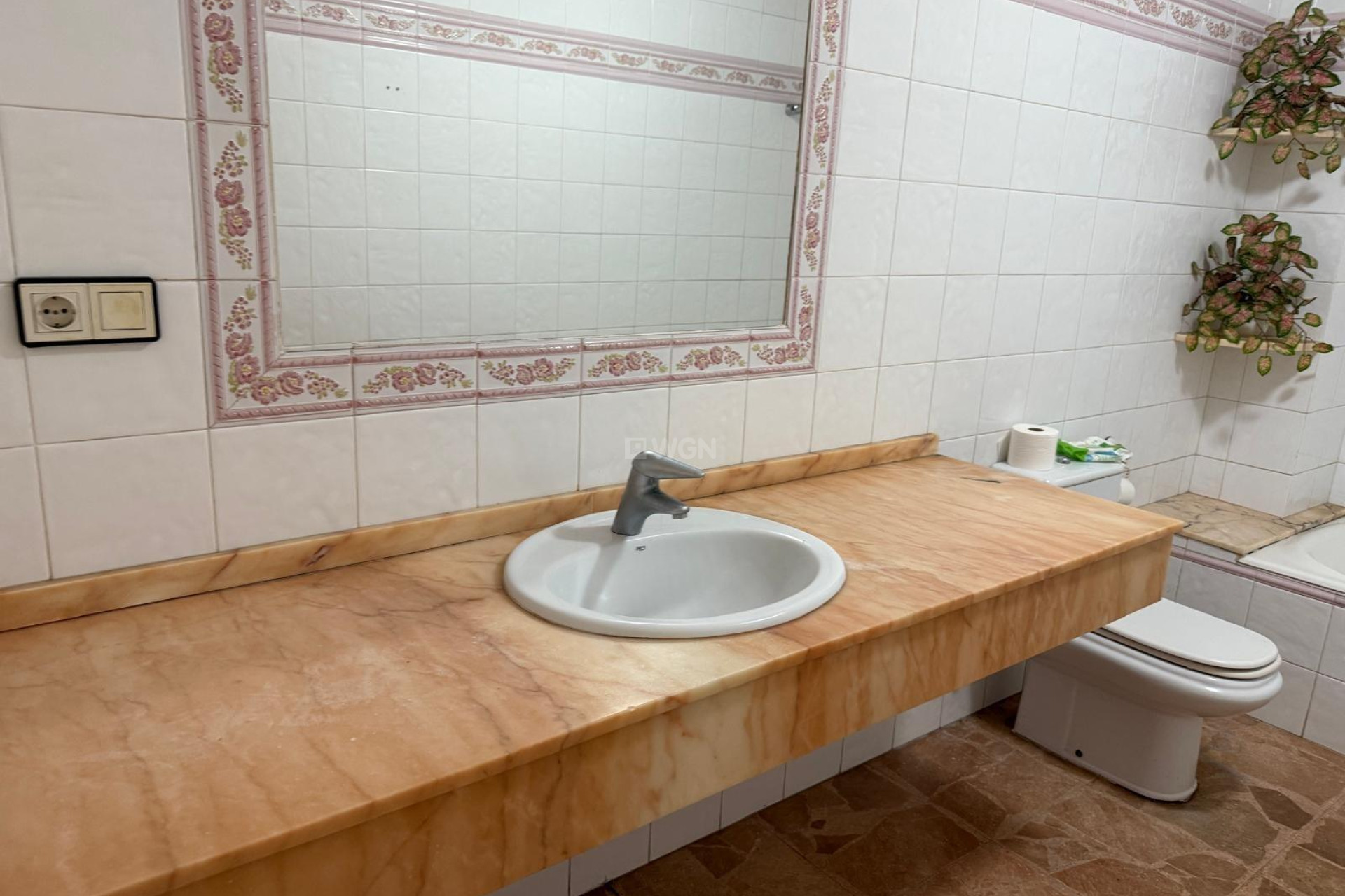 Odsprzedaż - Mieszkanie w bloku - Torrevieja