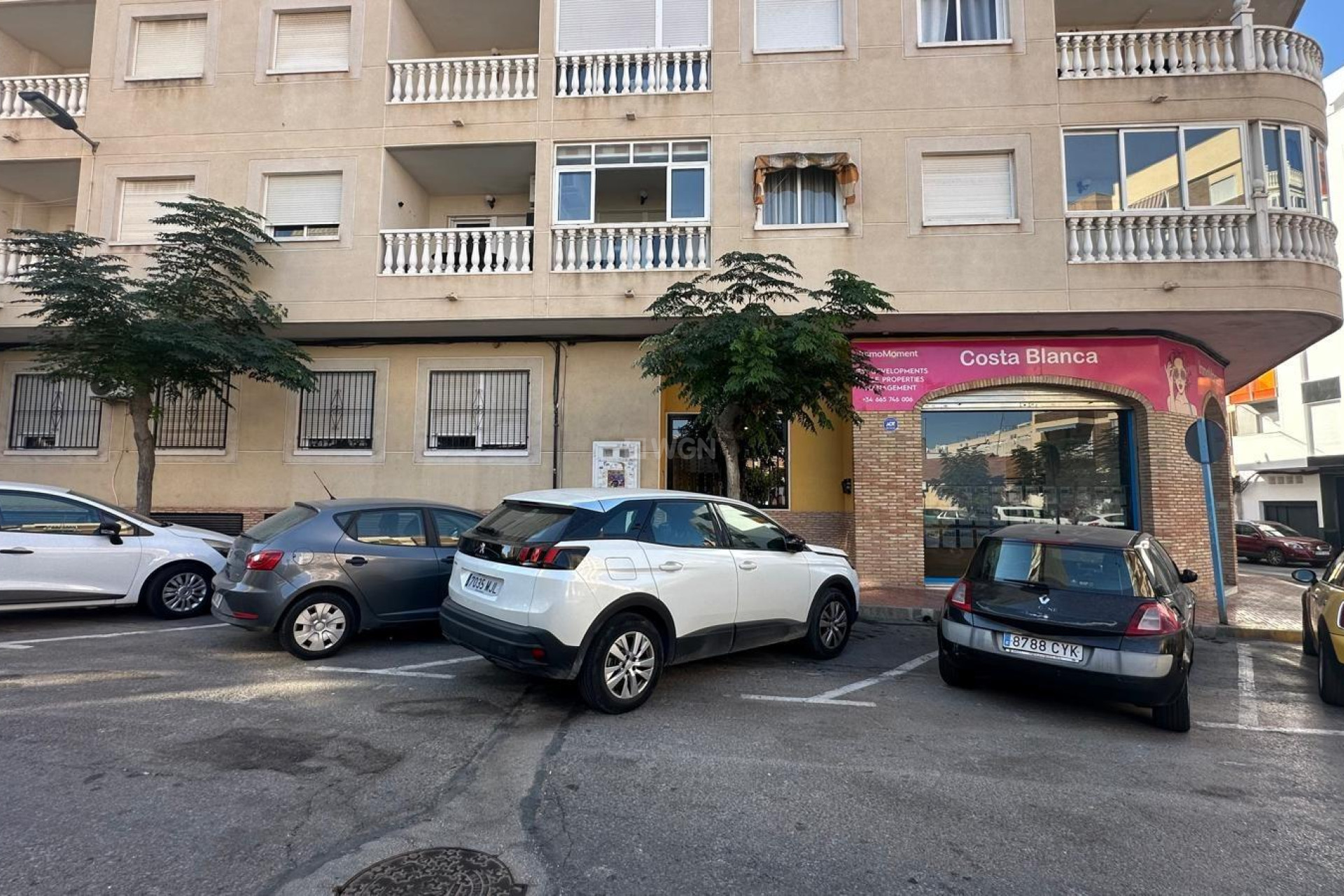 Odsprzedaż - Mieszkanie w bloku - Torrevieja