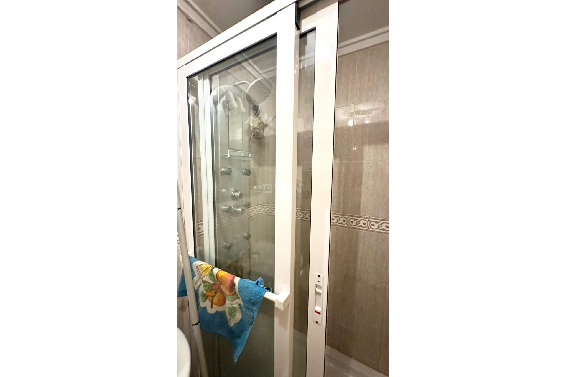 Odsprzedaż - Mieszkanie w bloku - Torrevieja