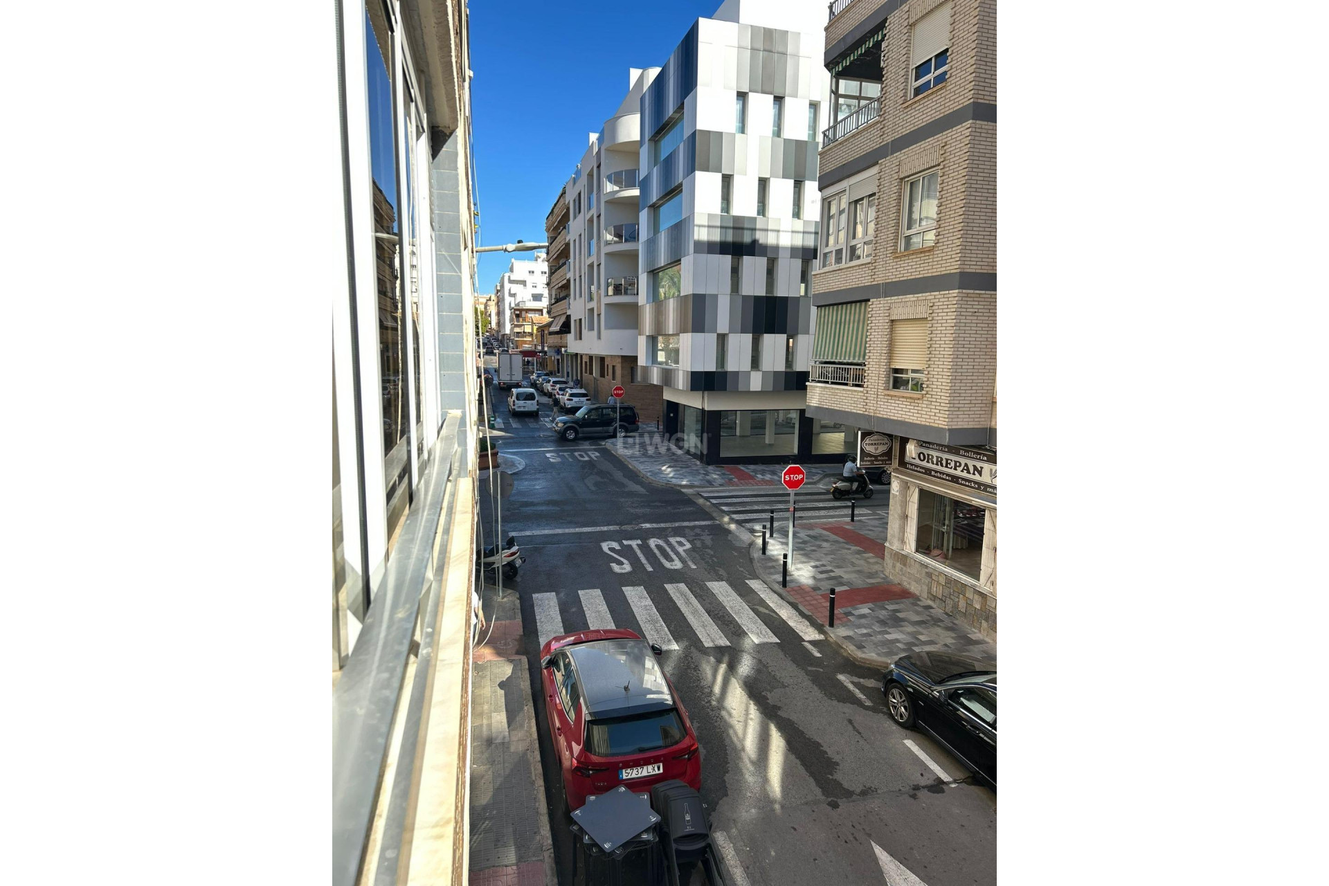 Odsprzedaż - Mieszkanie w bloku - Torrevieja