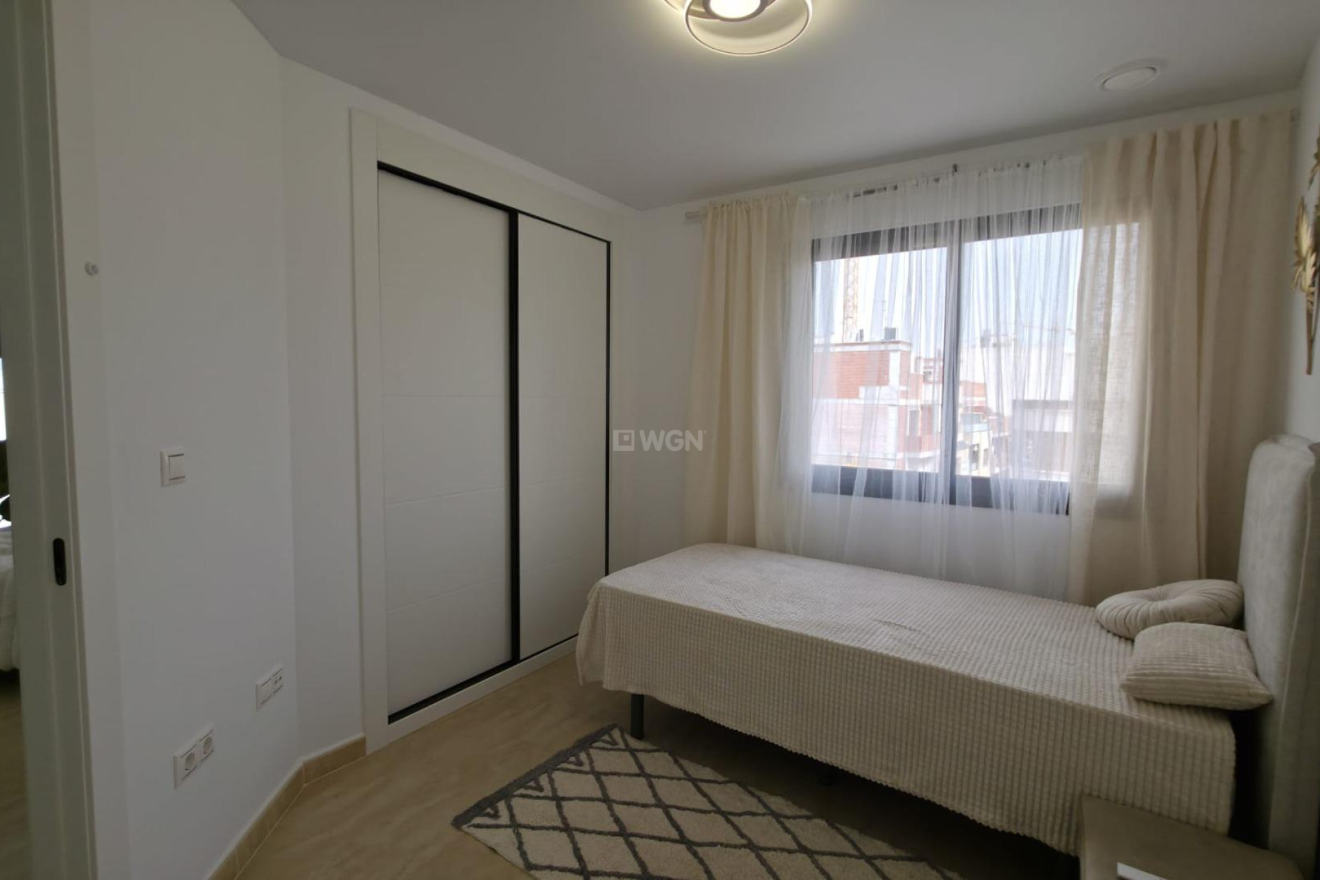 Odsprzedaż - Mieszkanie w bloku - Torrevieja