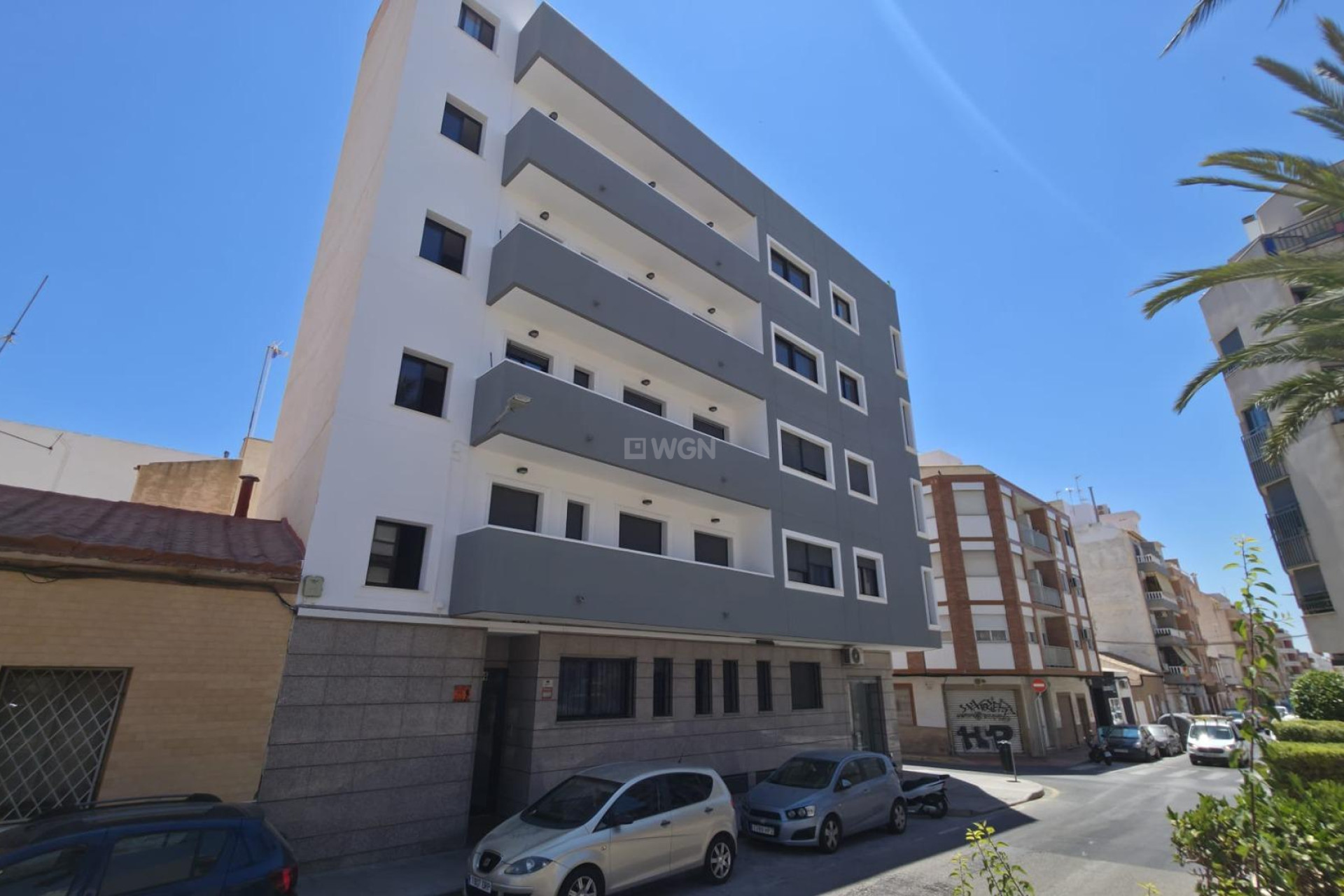 Odsprzedaż - Mieszkanie w bloku - Torrevieja
