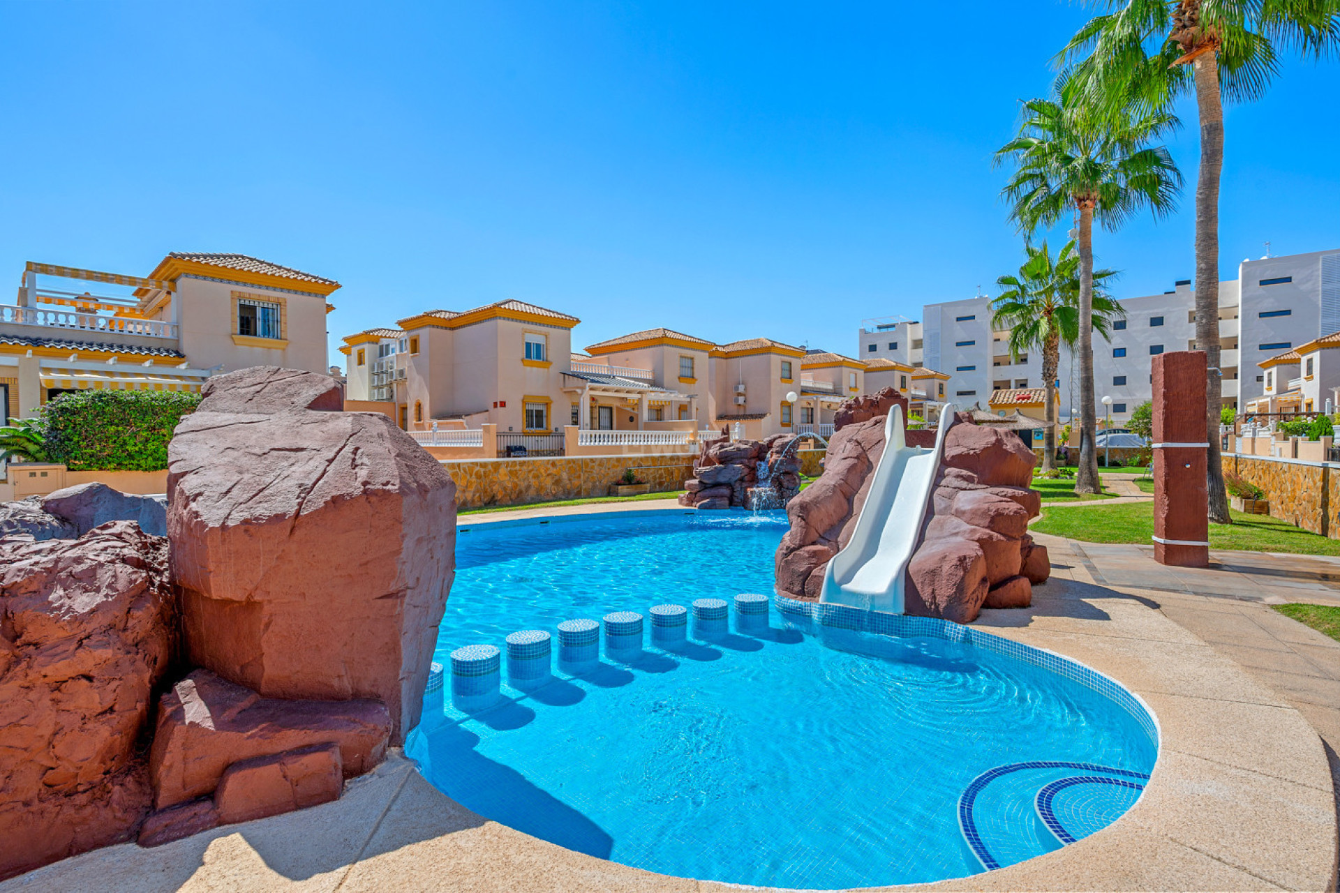 Odsprzedaż - Mieszkanie w bloku - Villamartin - Costa Blanca