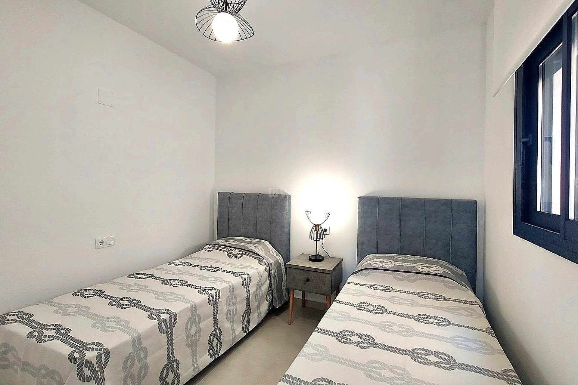 Odsprzedaż - Mieszkanie w bloku - Villamartin - Costa Blanca