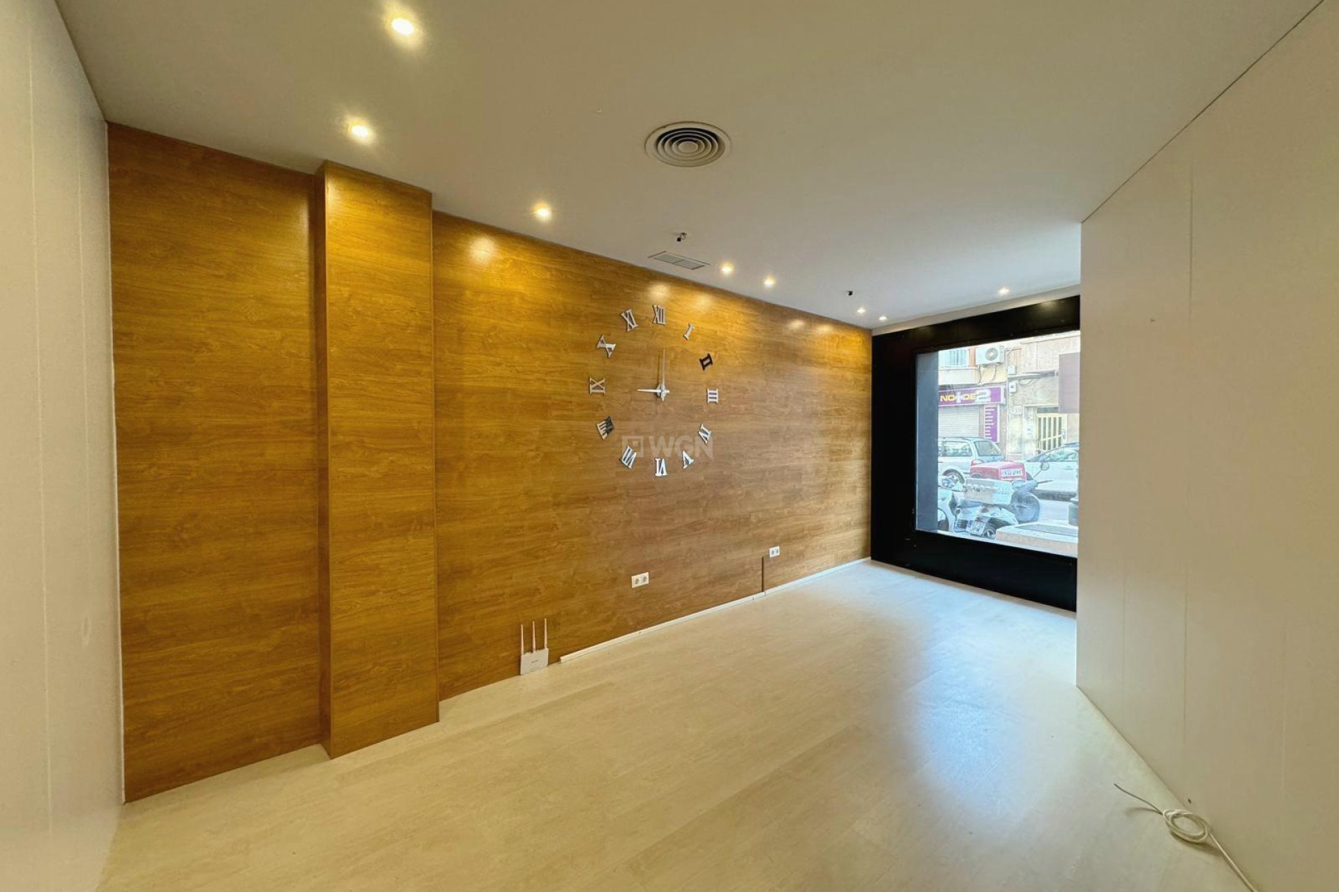 Odsprzedaż - Reklama w telewizji - Guardamar del Segura - Avenida Pais Valenciàno