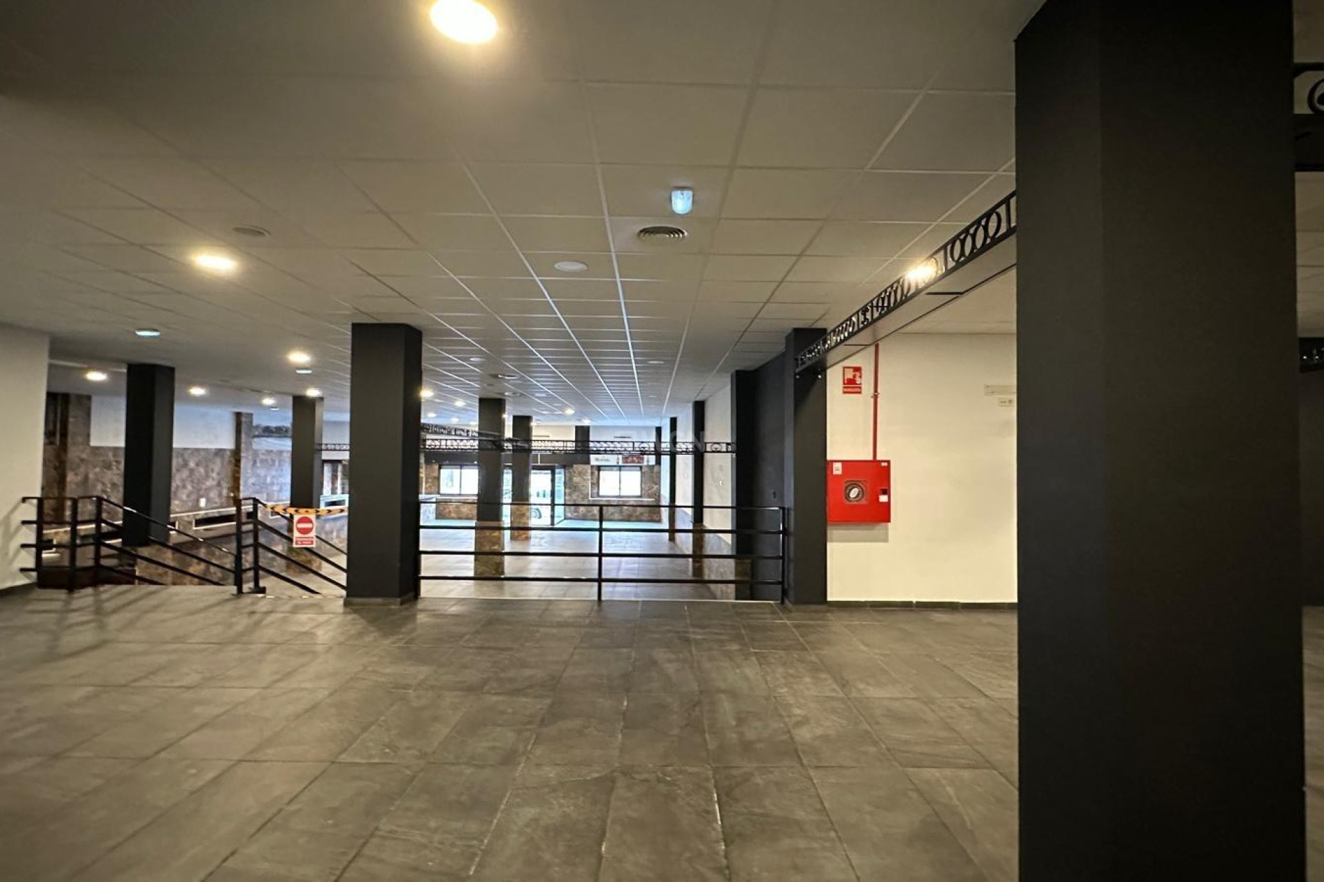 Odsprzedaż - Reklama w telewizji - Torrevieja - Paseo Maritimo