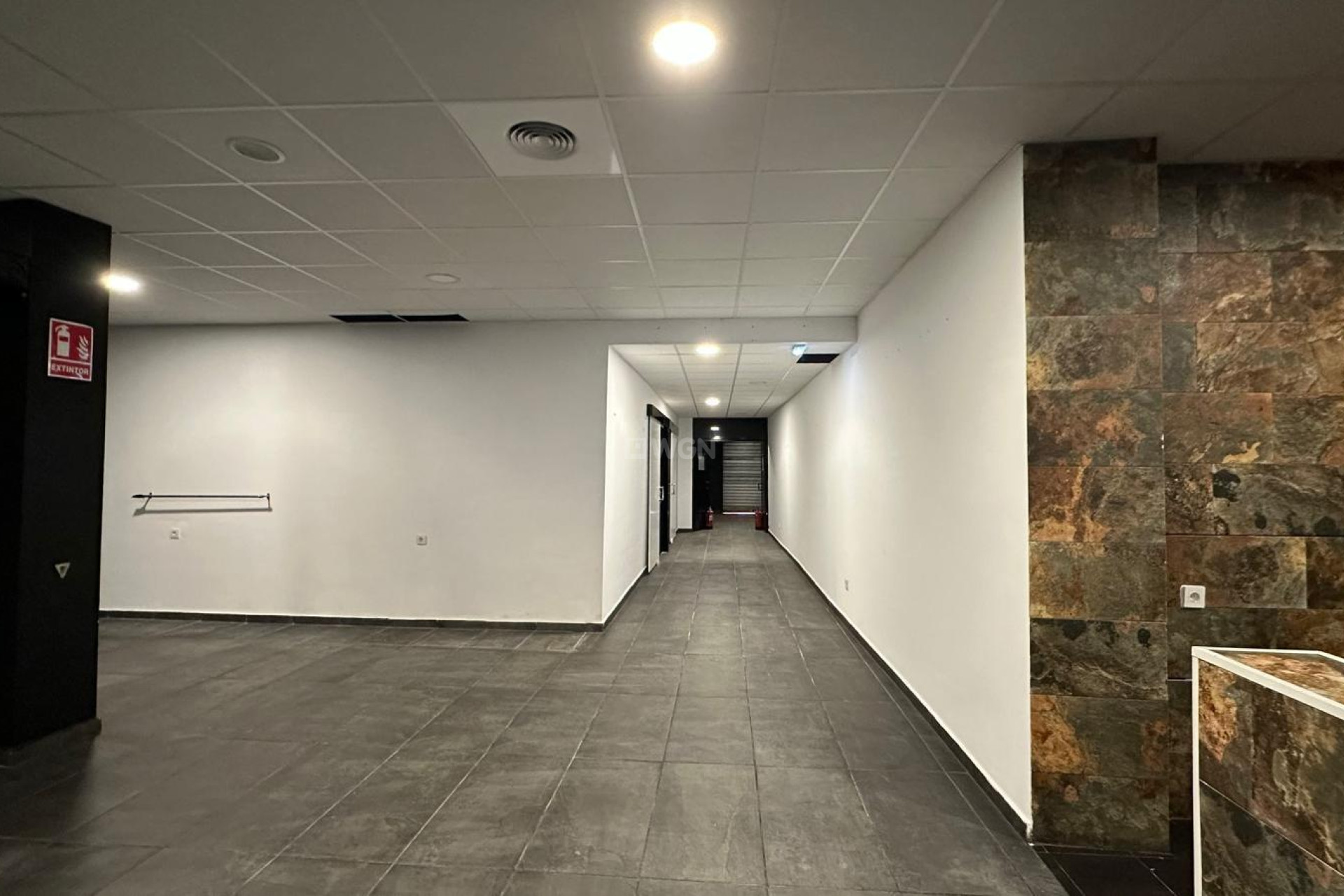 Odsprzedaż - Reklama w telewizji - Torrevieja - Paseo Maritimo