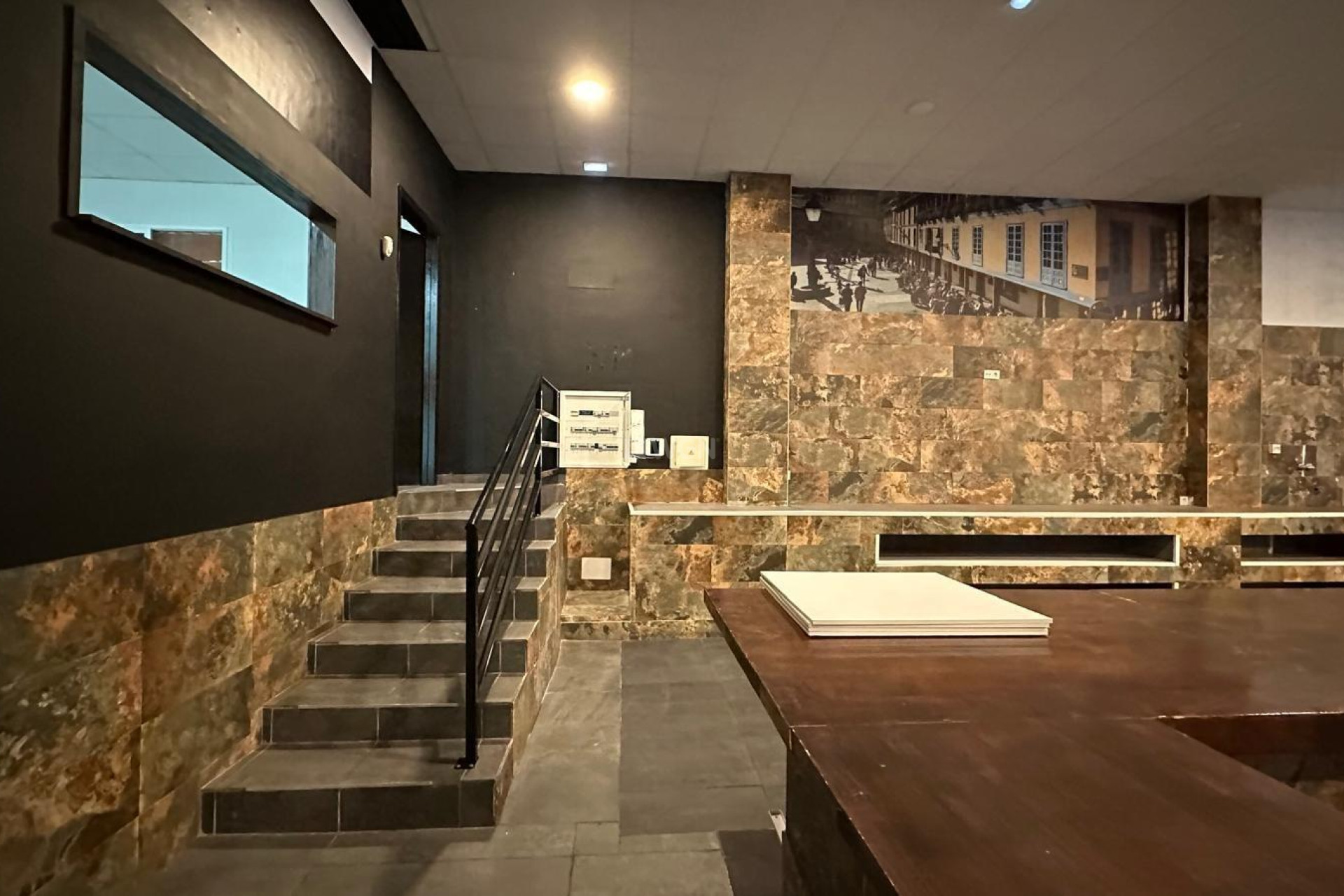 Odsprzedaż - Reklama w telewizji - Torrevieja - Paseo Maritimo