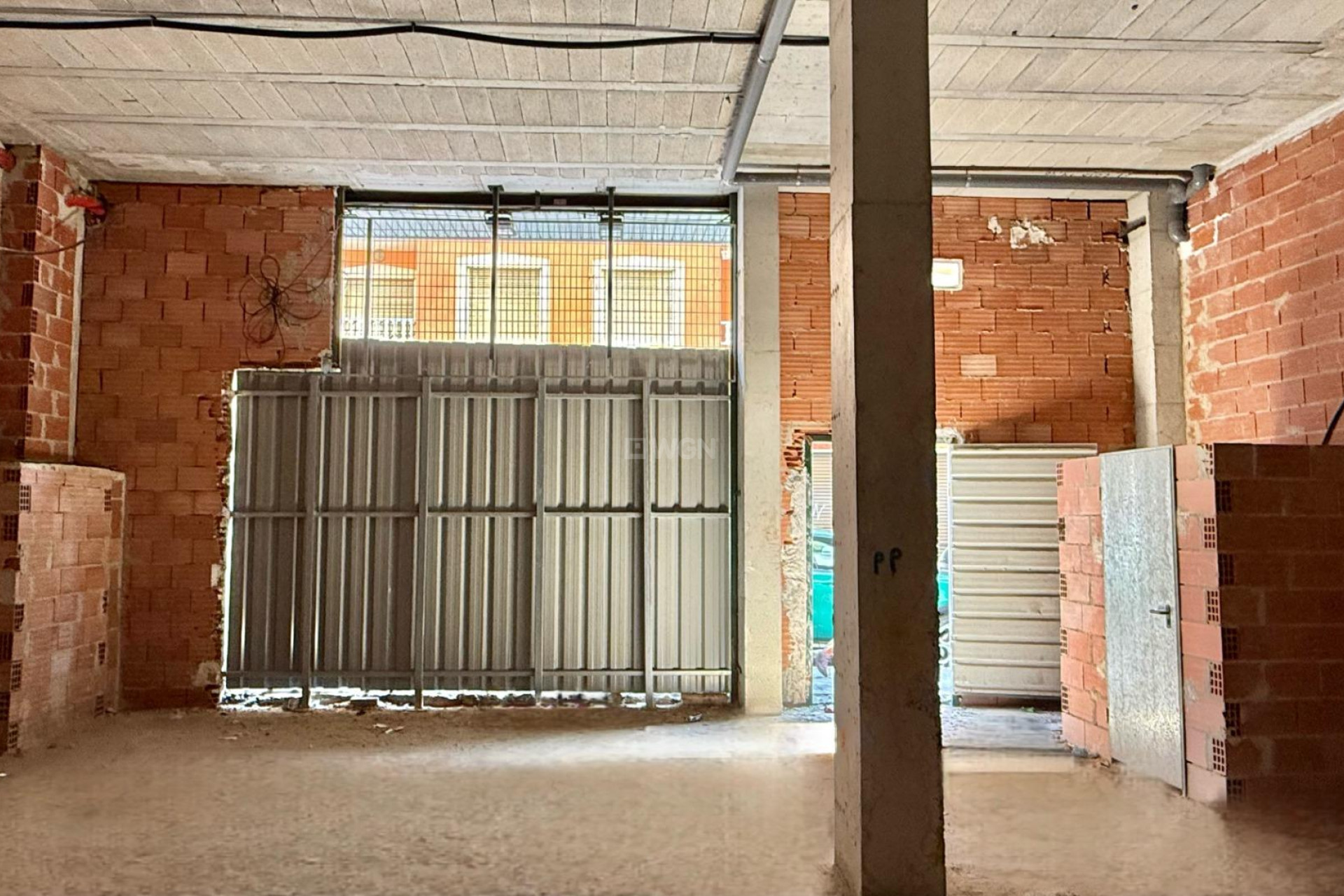 Odsprzedaż - Reklama w telewizji - Torrevieja - Paseo Maritimo