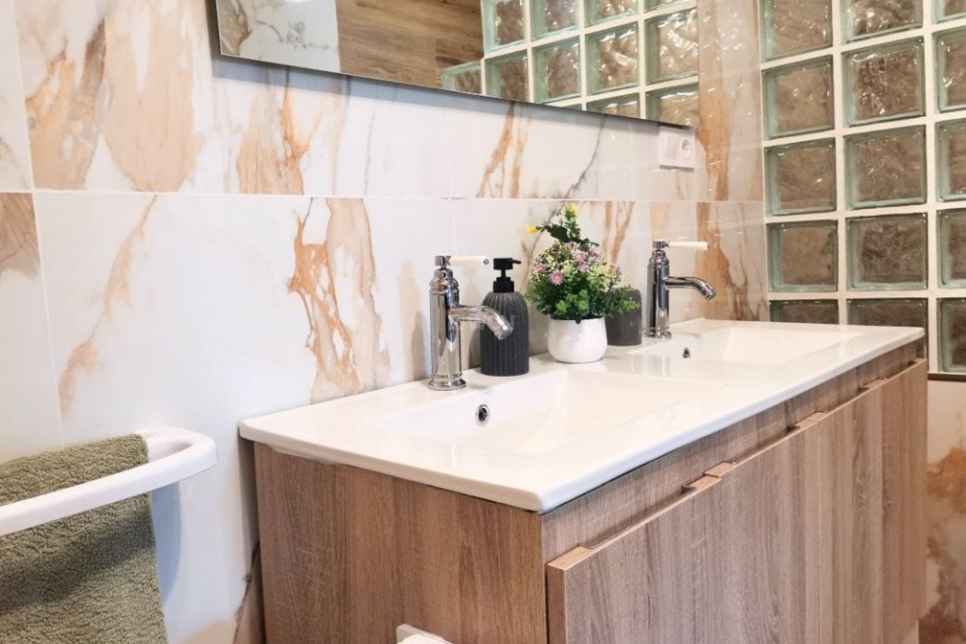 Odsprzedaż - Villa - Albir - Costa Blanca