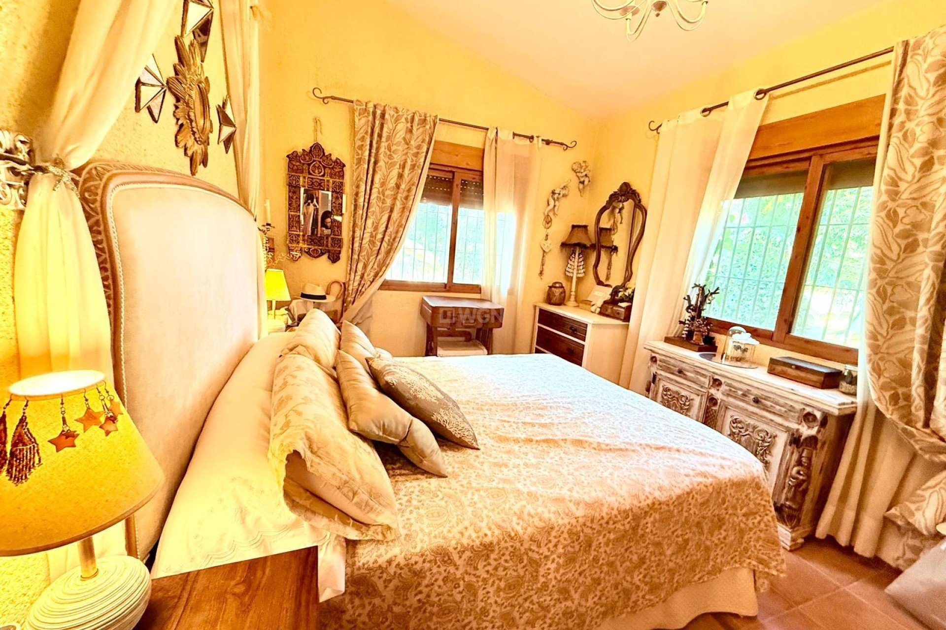 Odsprzedaż - Villa - Benferri