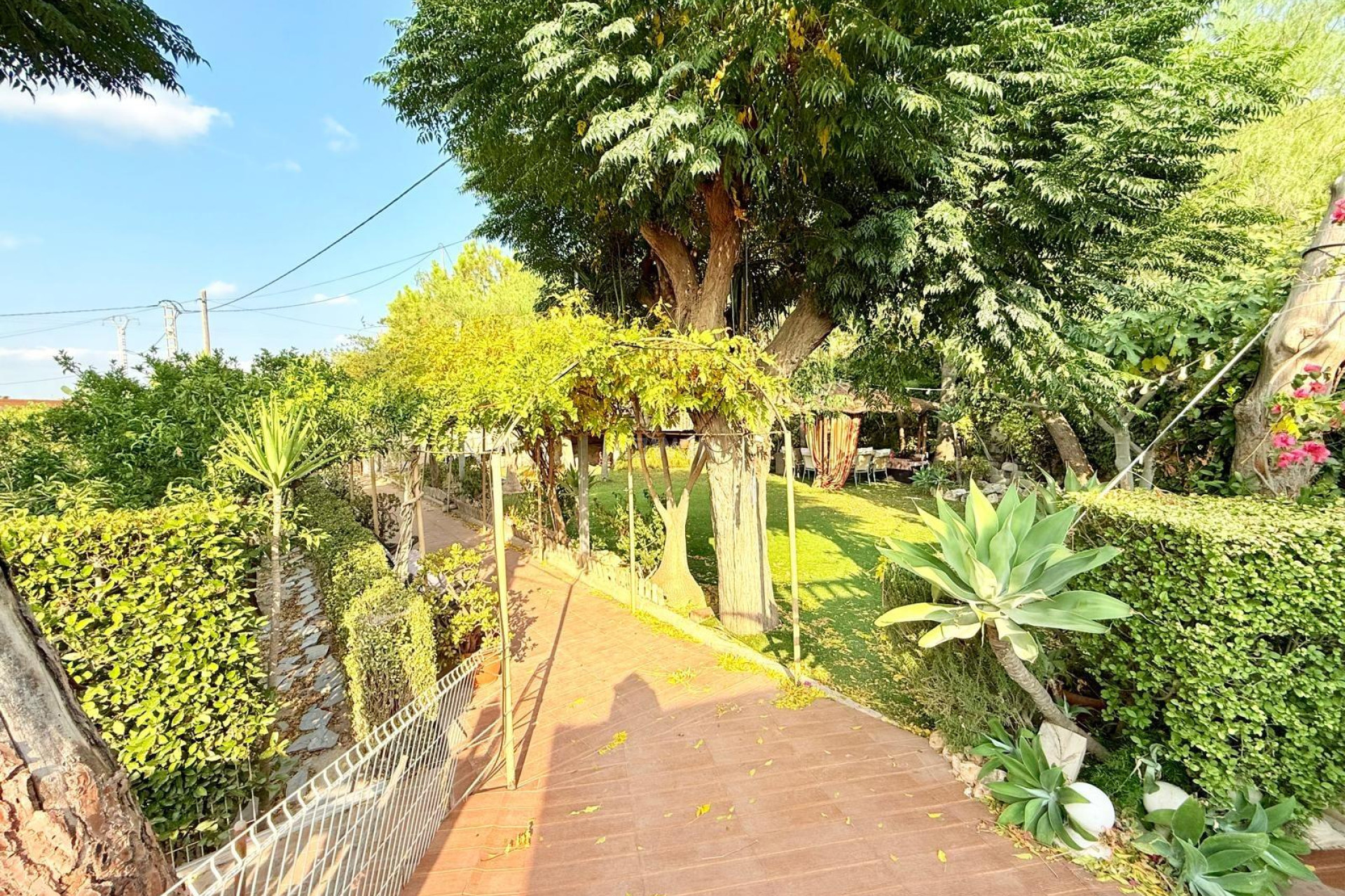 Odsprzedaż - Villa - Benferri