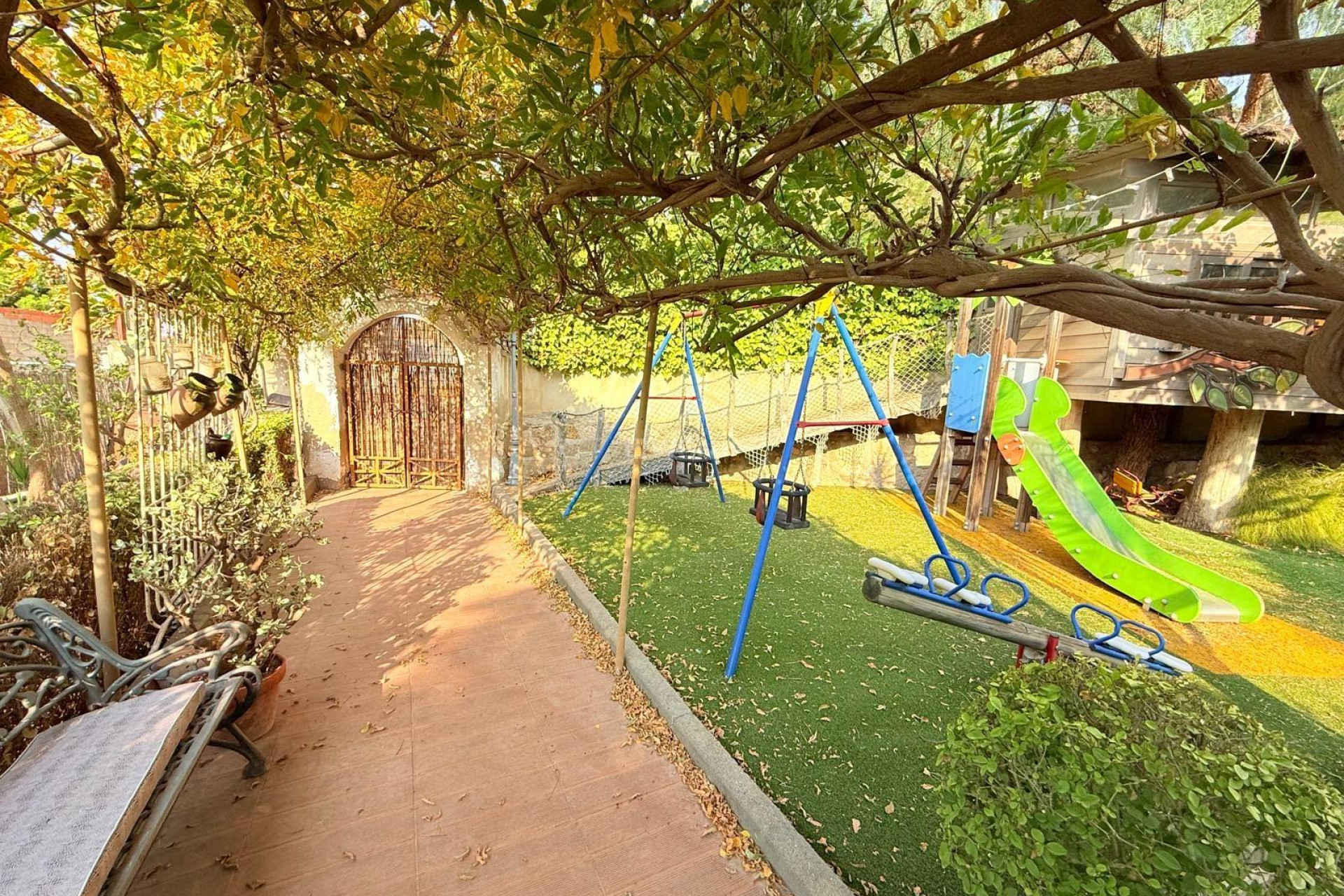 Odsprzedaż - Villa - Benferri