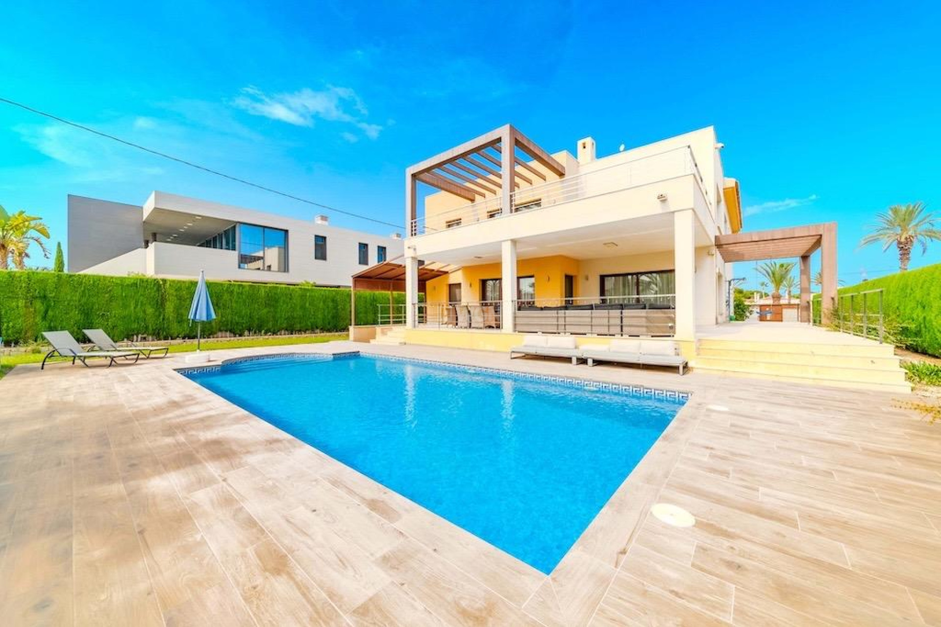 Odsprzedaż - Villa - Cabo Roig - Costa Blanca