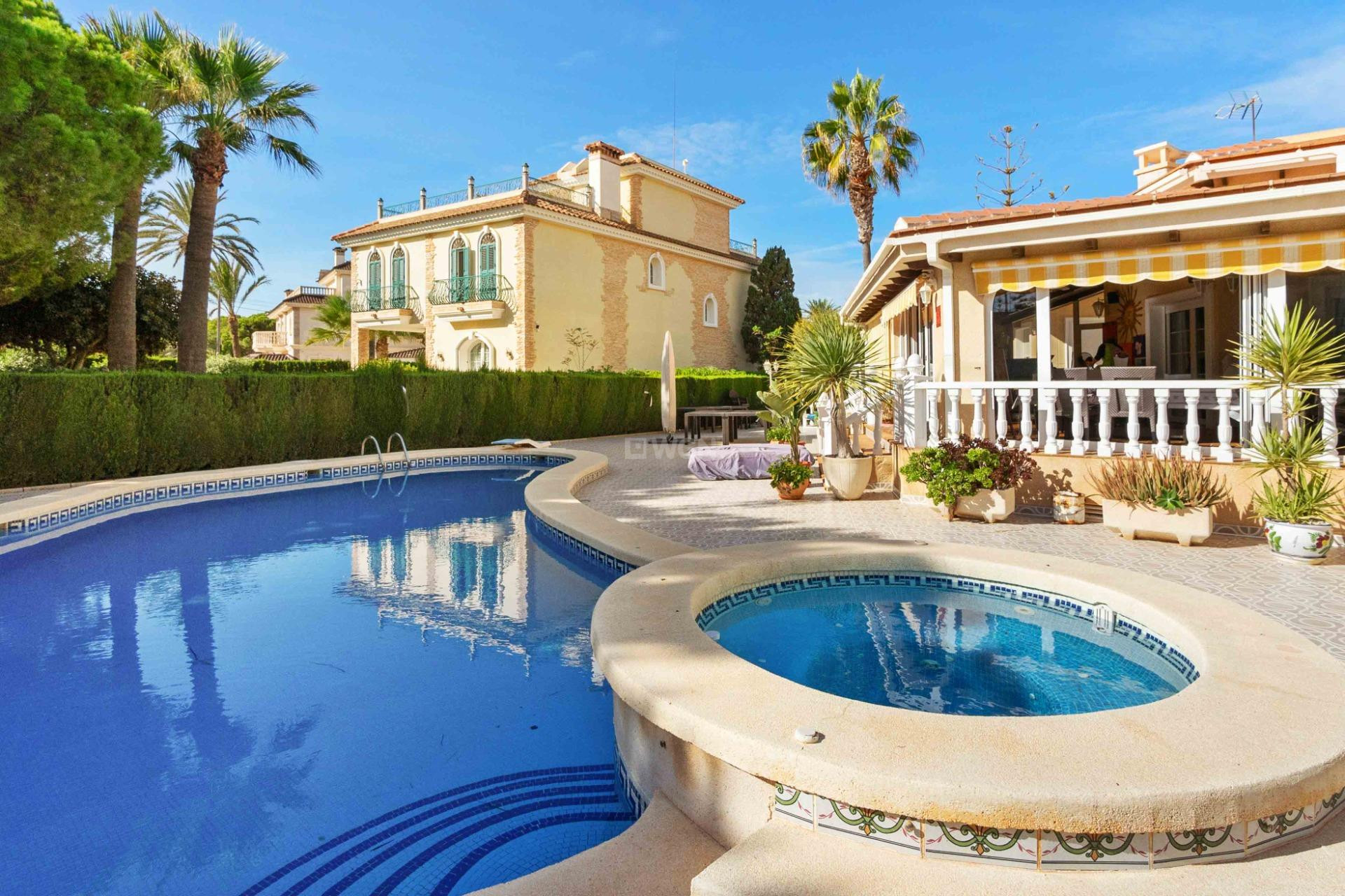 Odsprzedaż - Villa - Cabo Roig - Muy Cerca De La Playa