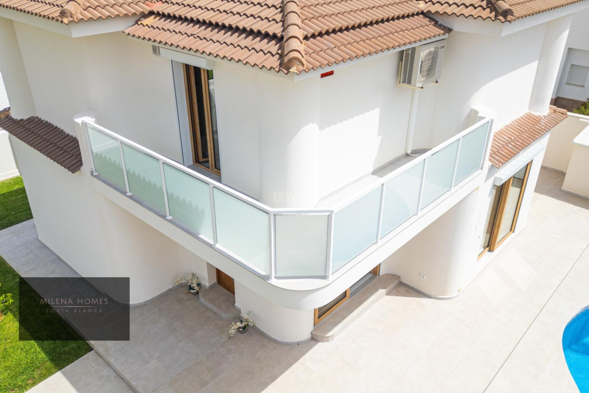 Odsprzedaż - Villa - Cabo Roig