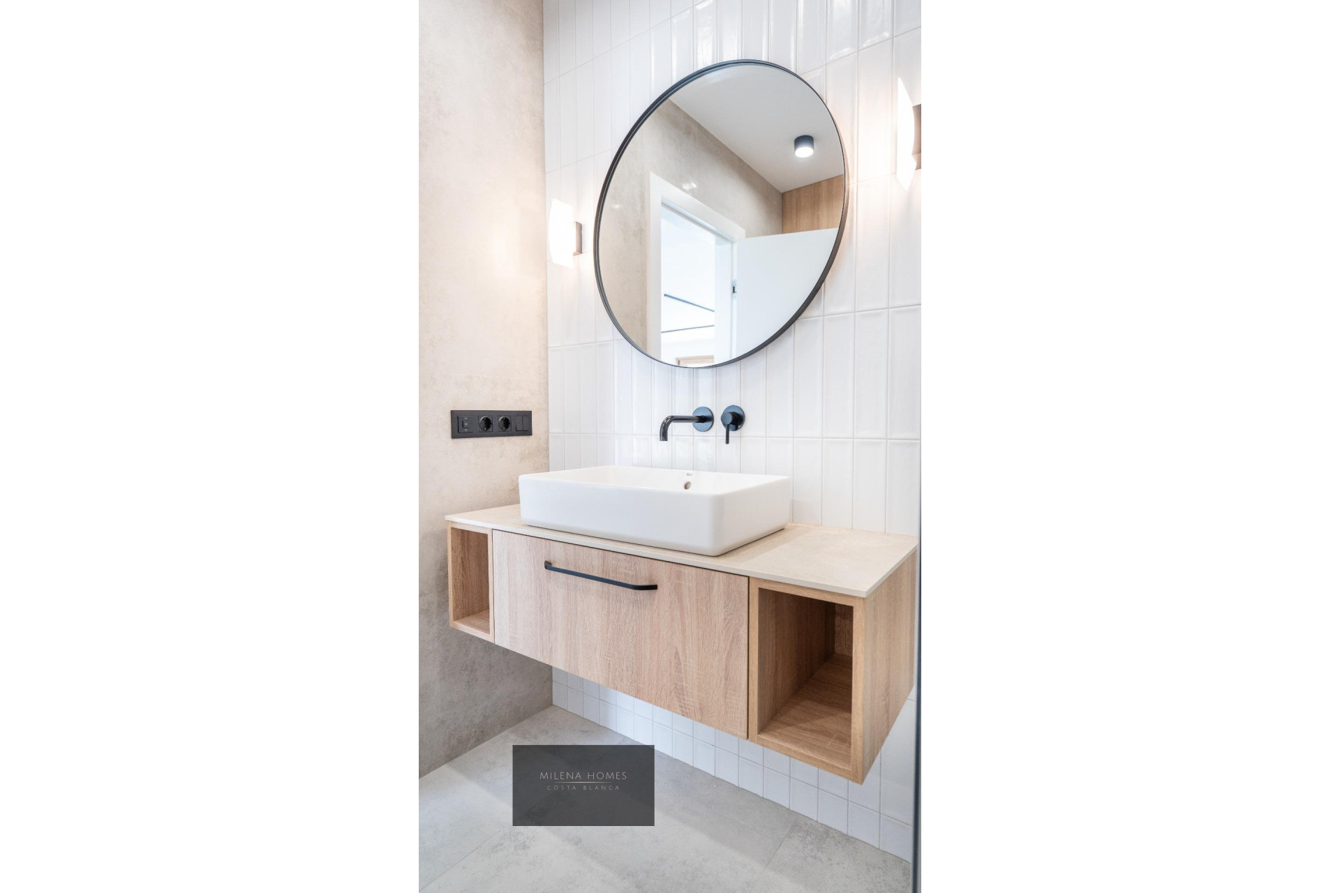 Odsprzedaż - Villa - Cabo Roig