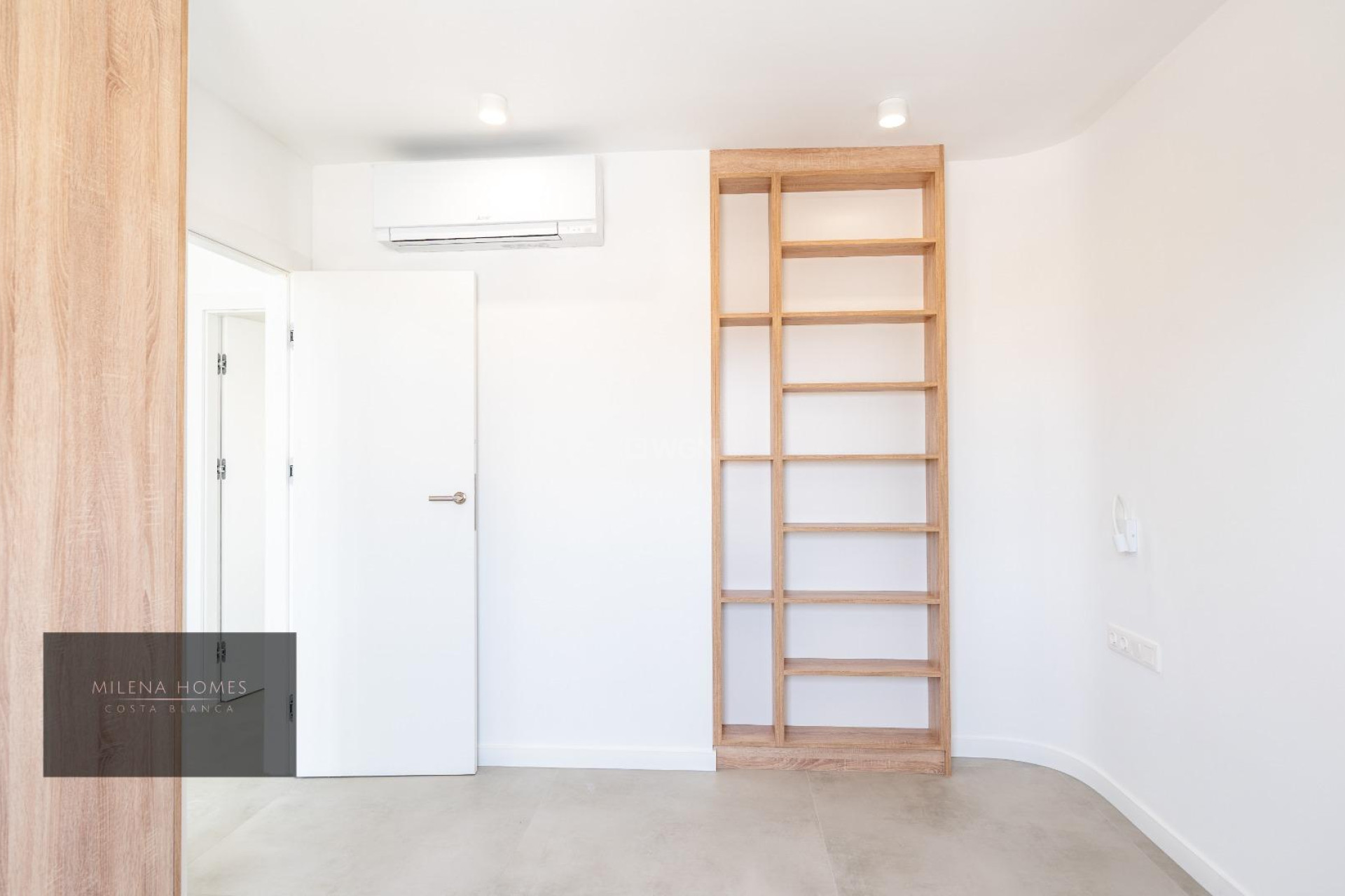 Odsprzedaż - Villa - Cabo Roig