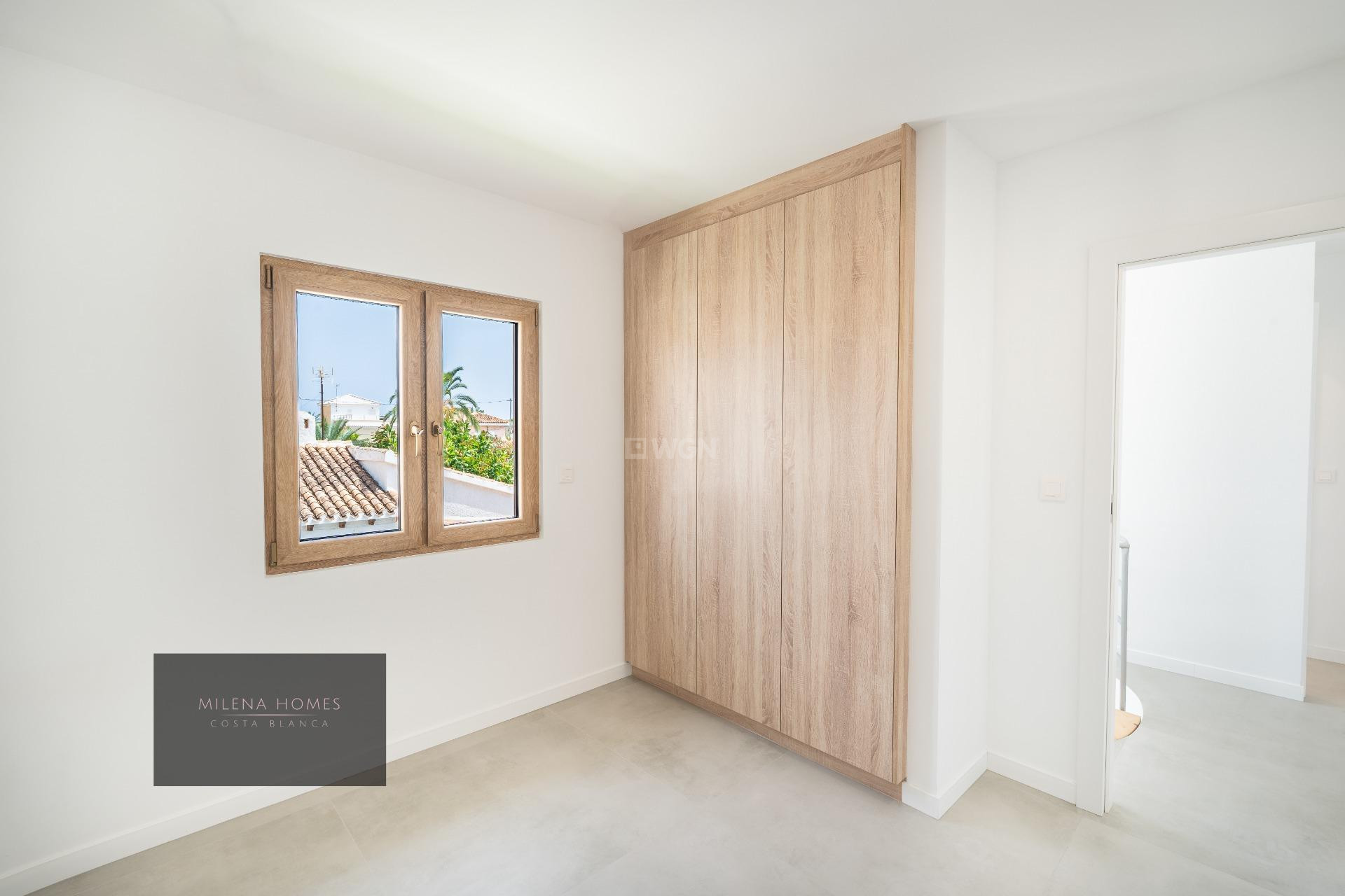 Odsprzedaż - Villa - Cabo Roig