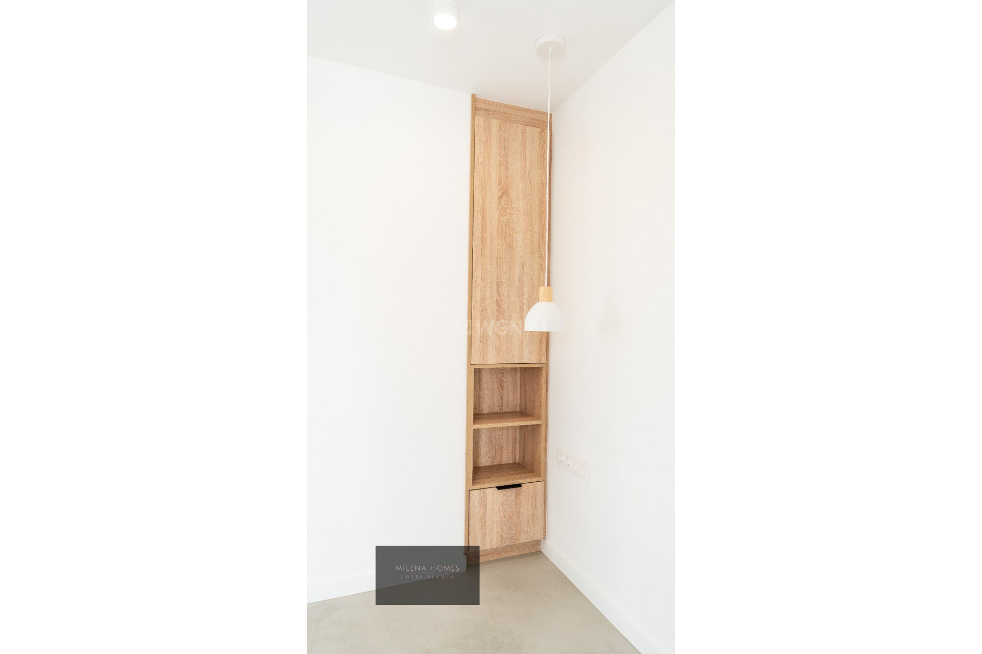 Odsprzedaż - Villa - Cabo Roig