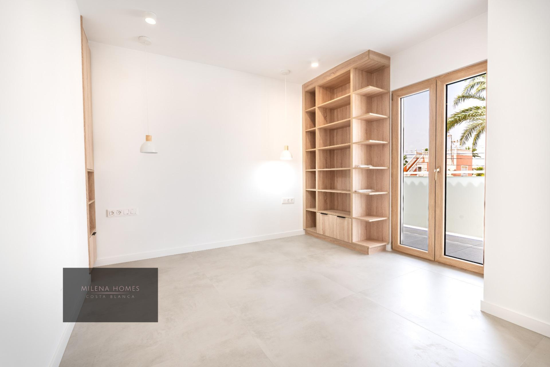 Odsprzedaż - Villa - Cabo Roig