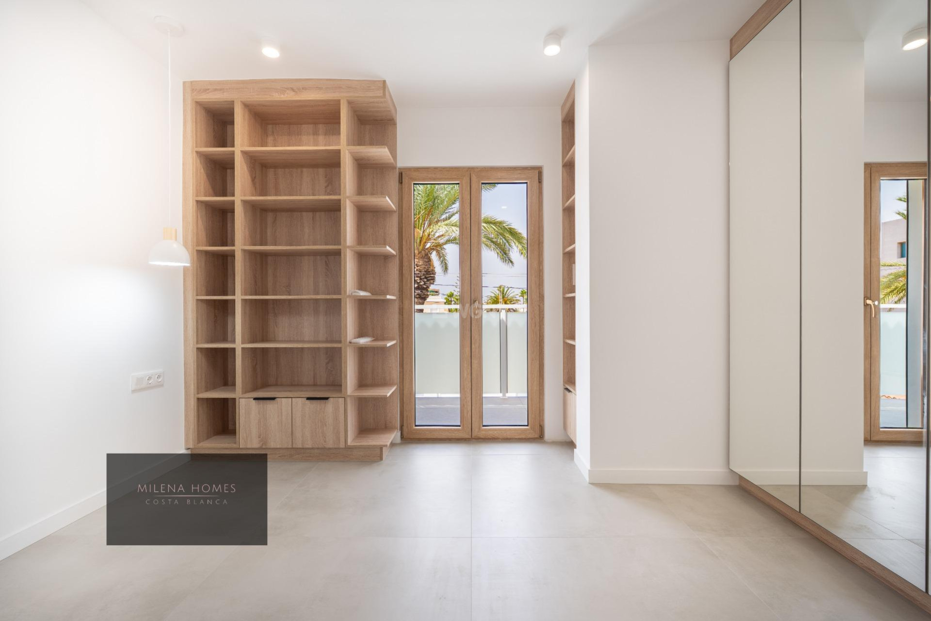 Odsprzedaż - Villa - Cabo Roig