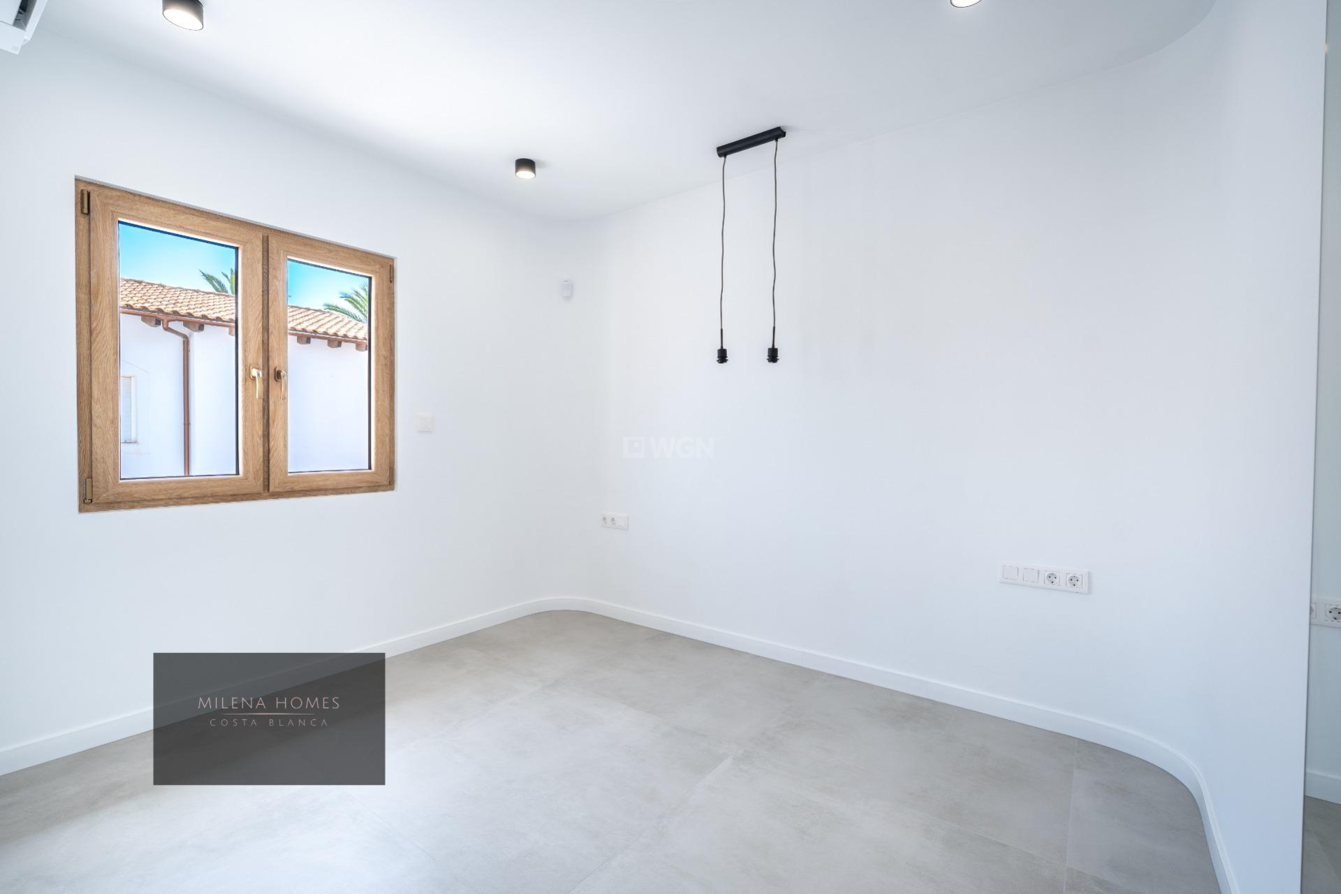 Odsprzedaż - Villa - Cabo Roig