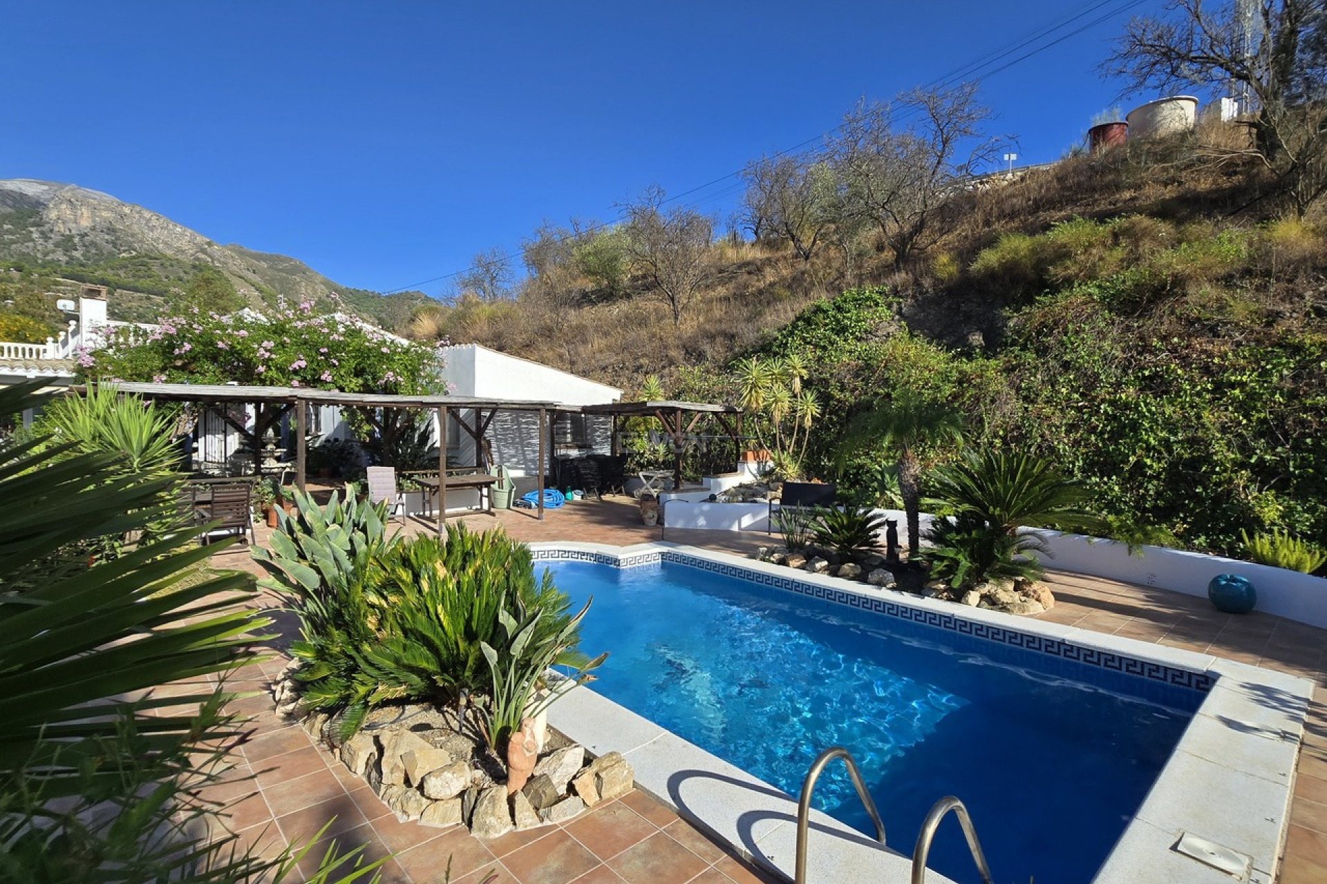 Odsprzedaż - Villa - Canillas de Aceituno - Inland