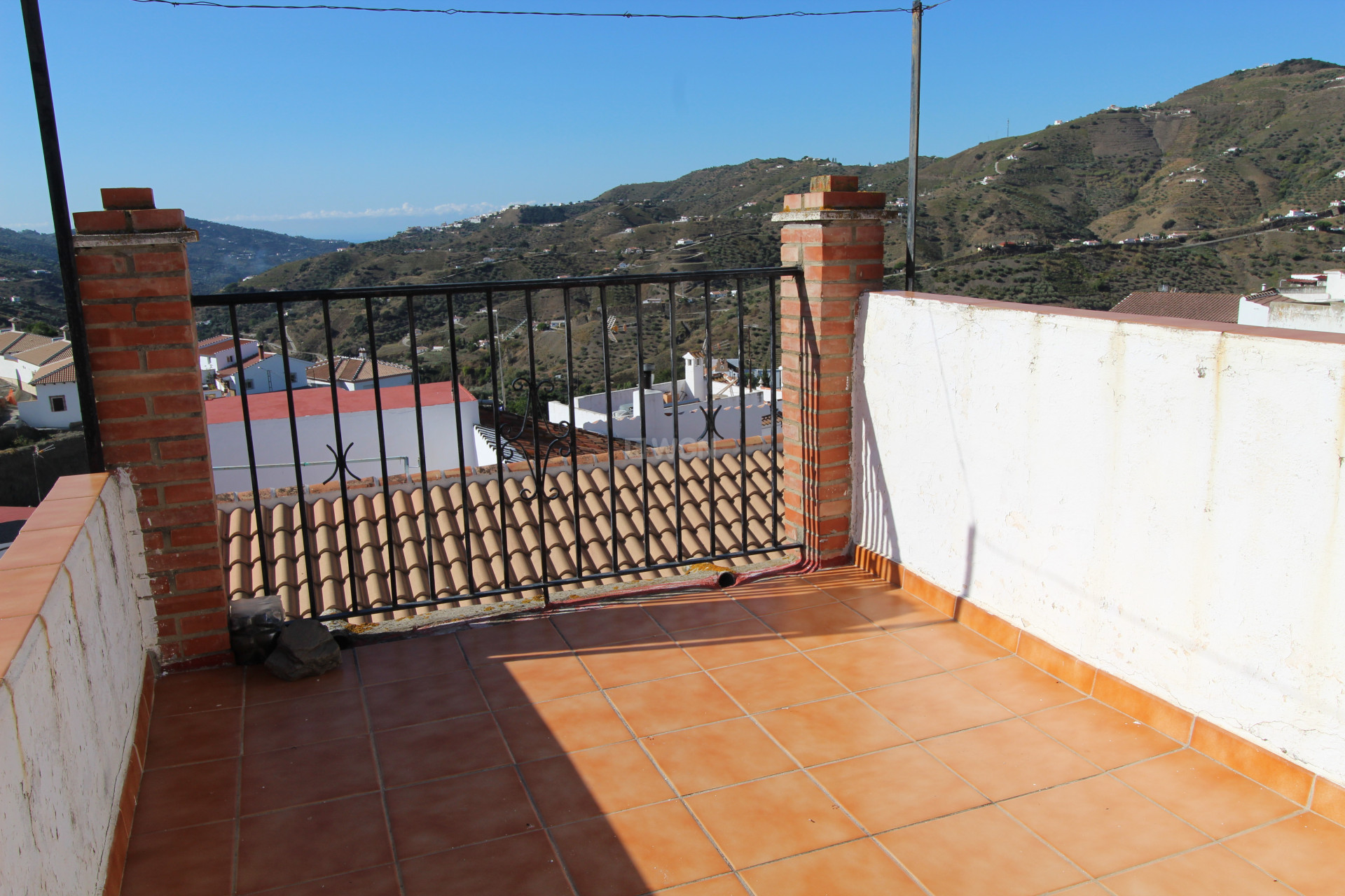 Odsprzedaż - Villa - Canillas de Albaida - Inland