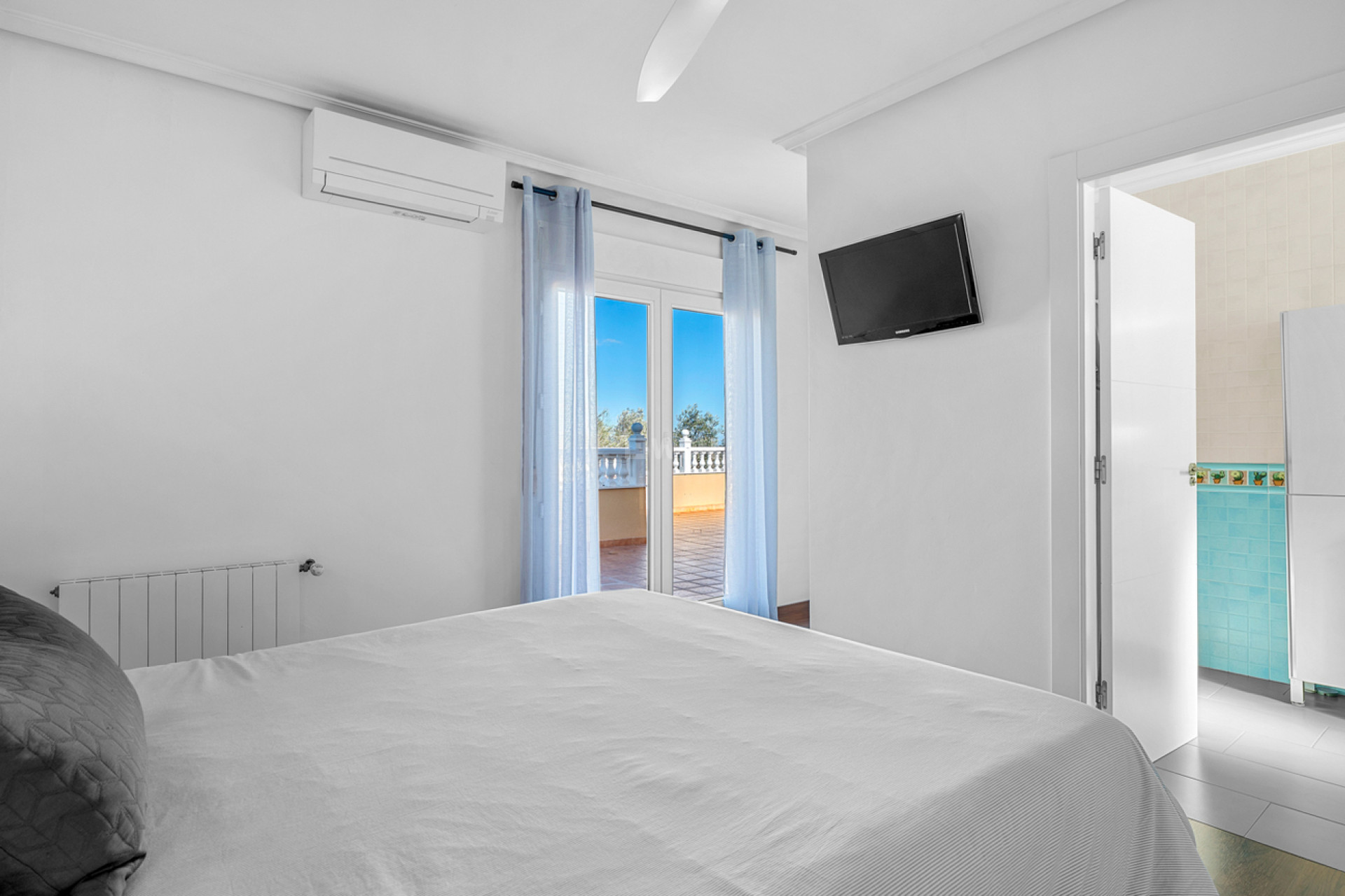 Odsprzedaż - Villa - Ciudad De Las Comunicaciones - Costa Blanca