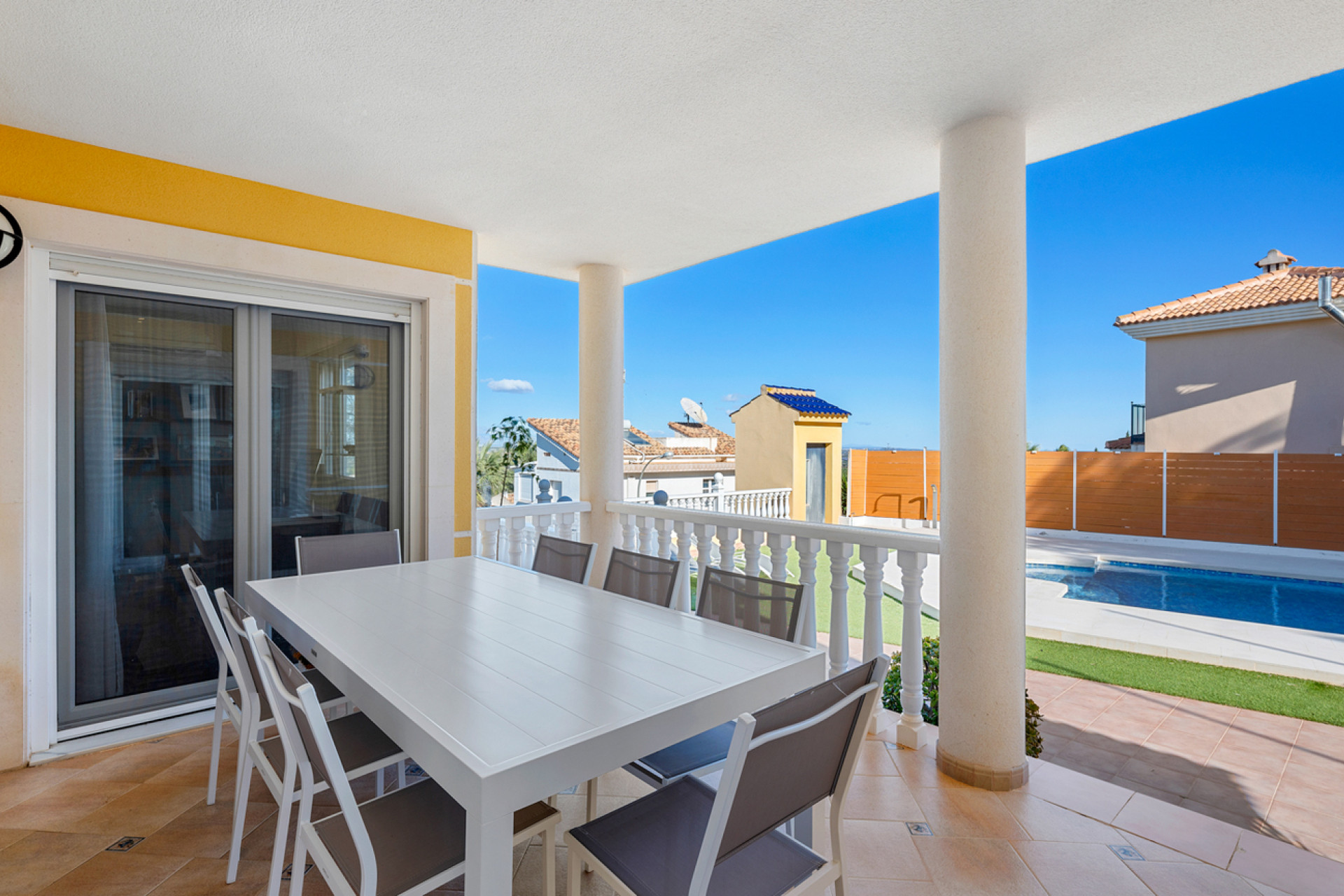 Odsprzedaż - Villa - Ciudad De Las Comunicaciones - Costa Blanca