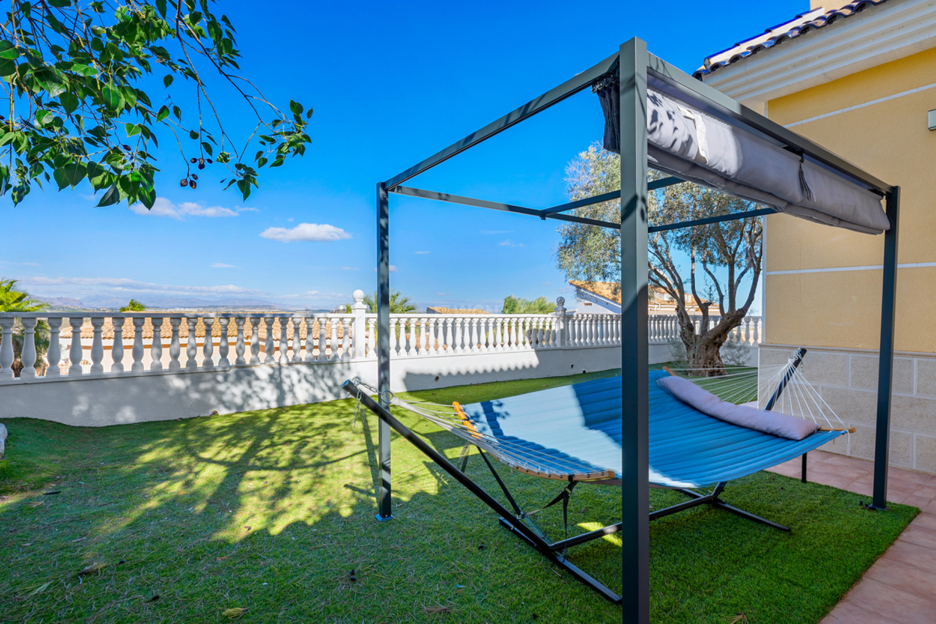 Odsprzedaż - Villa - Ciudad De Las Comunicaciones - Costa Blanca