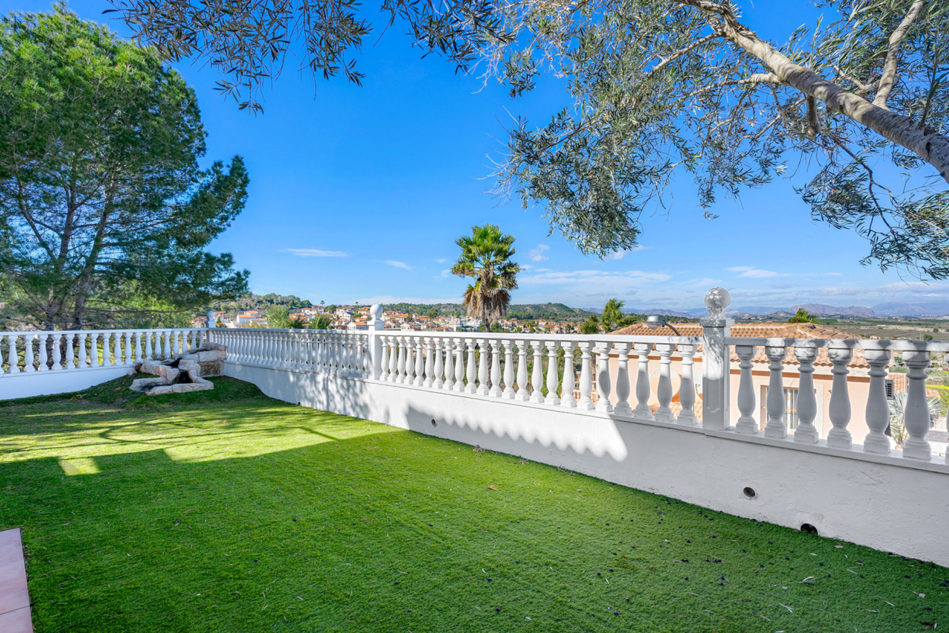 Odsprzedaż - Villa - Ciudad De Las Comunicaciones - Costa Blanca