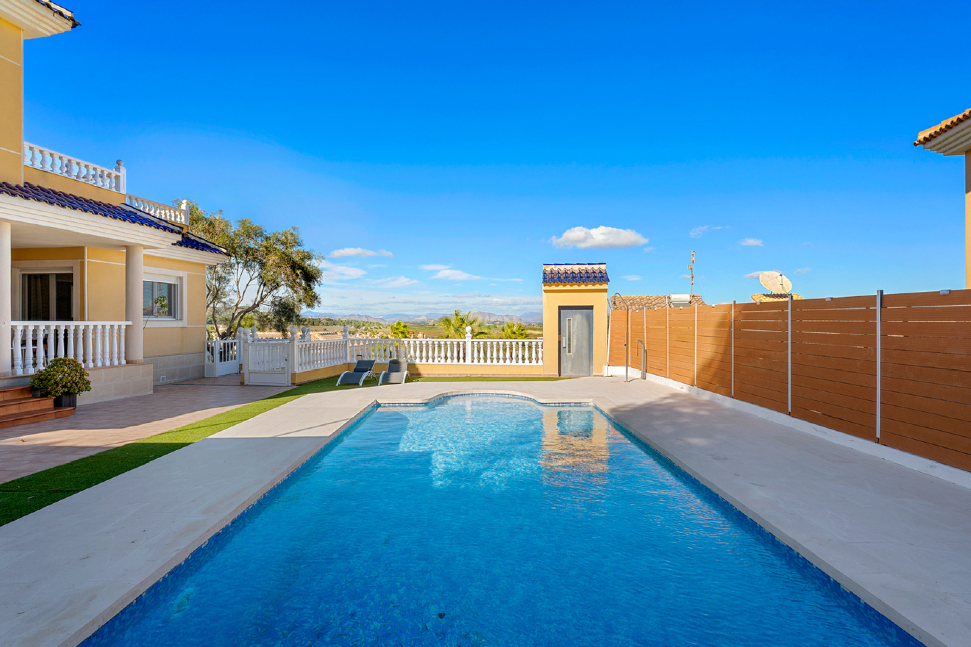 Odsprzedaż - Villa - Ciudad De Las Comunicaciones - Costa Blanca