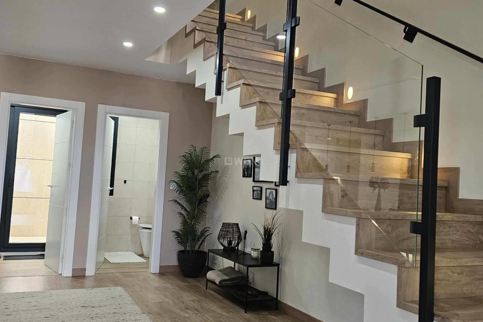 Odsprzedaż - Villa - Dolores - Sector 4