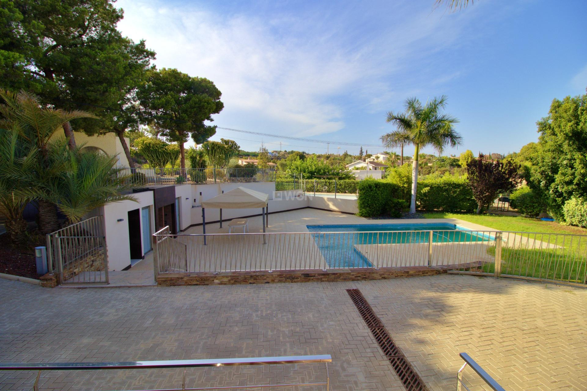 Odsprzedaż - Villa - Elche Pedanías - Peña las Águilas