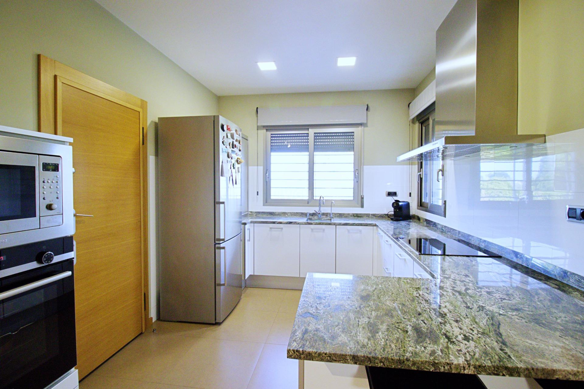 Odsprzedaż - Villa - Elche Pedanías - Peña las Águilas