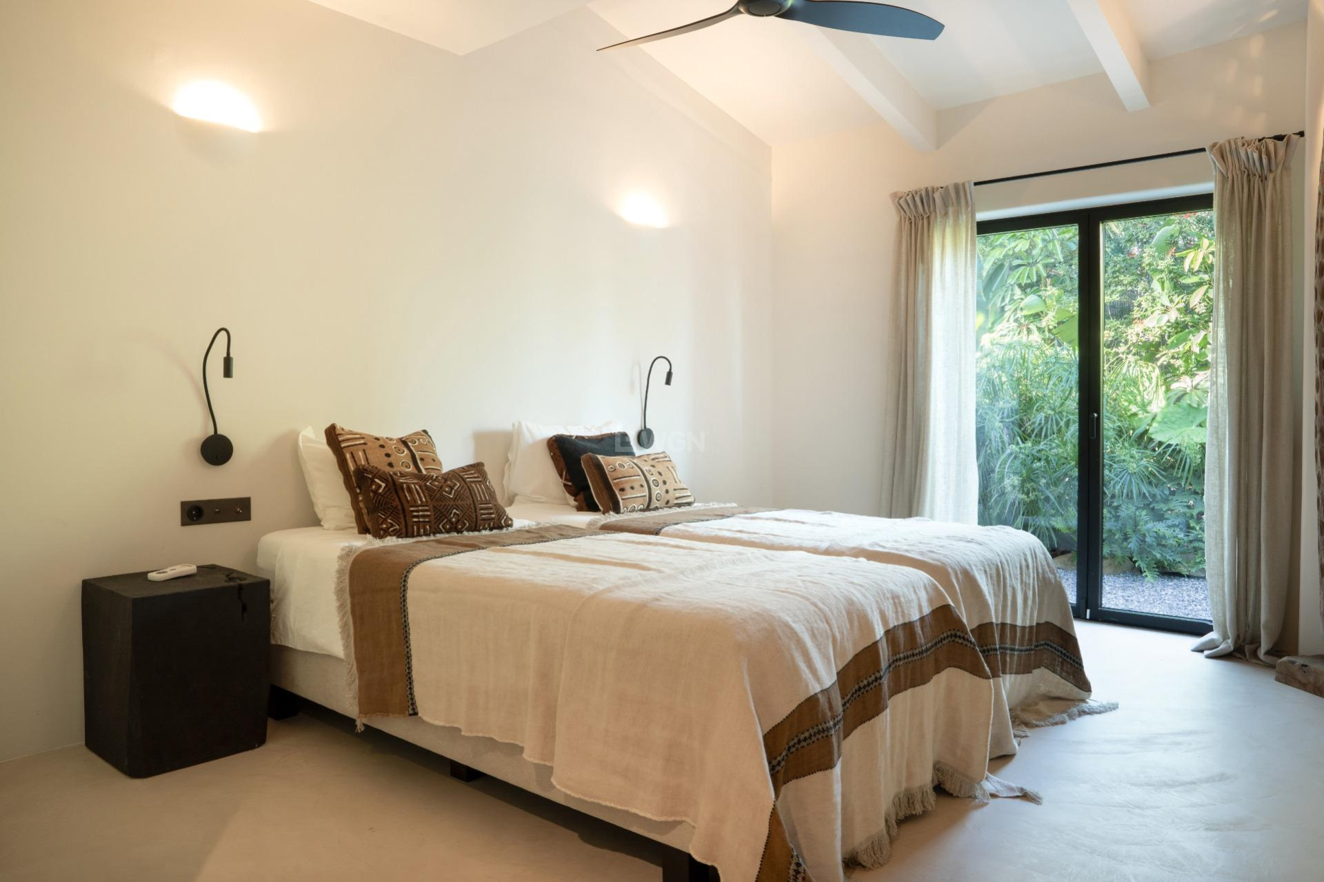 Odsprzedaż - Villa - Estepona - Parque Selwo Aventura