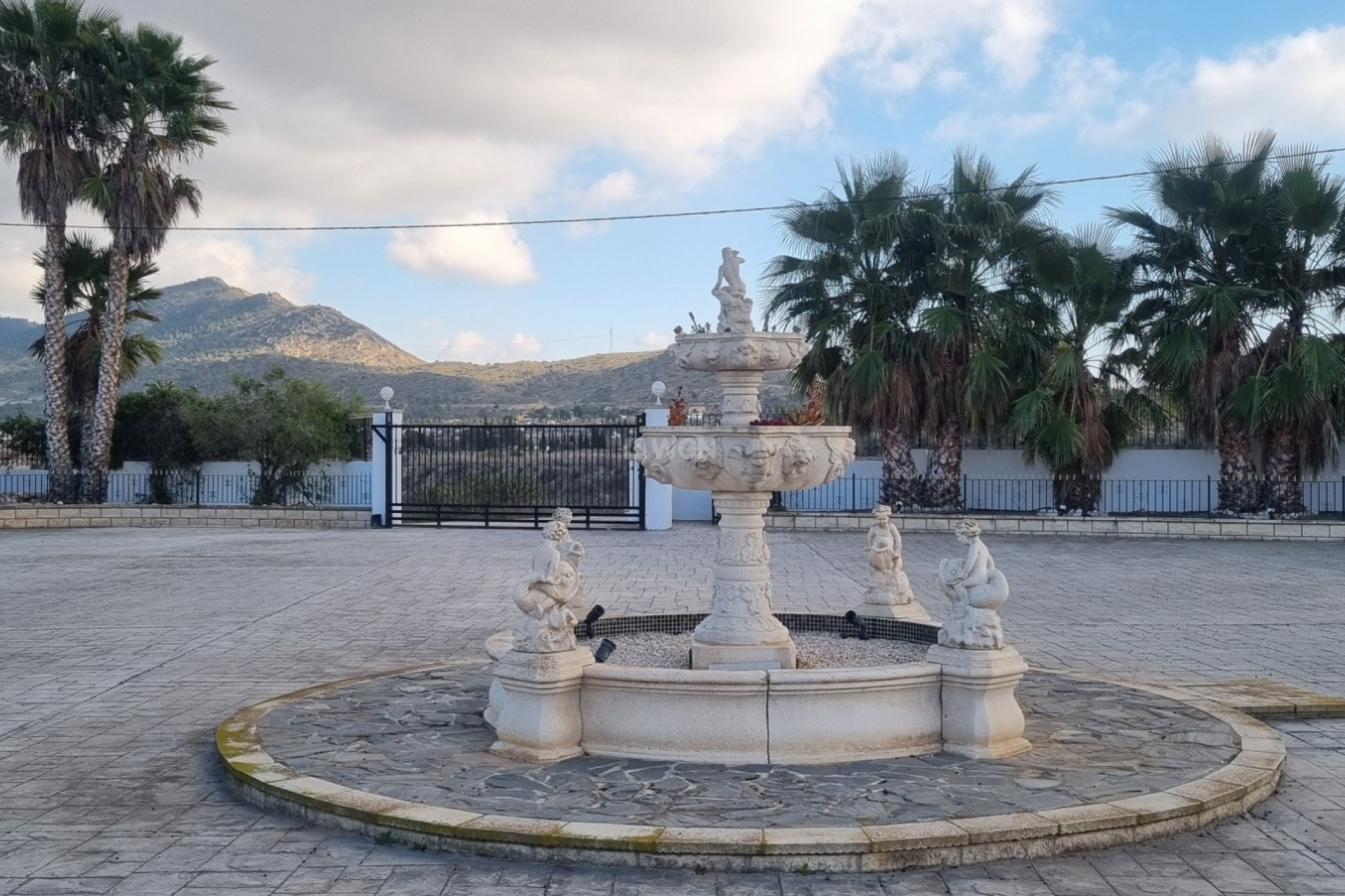 Odsprzedaż - Villa - Hondón de los Fráiles - Inland