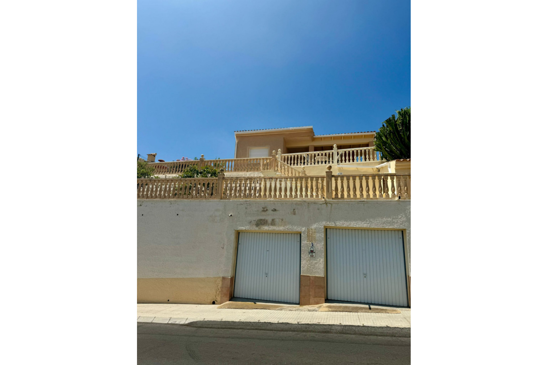 Odsprzedaż - Villa - La Nucía - Costa Blanca