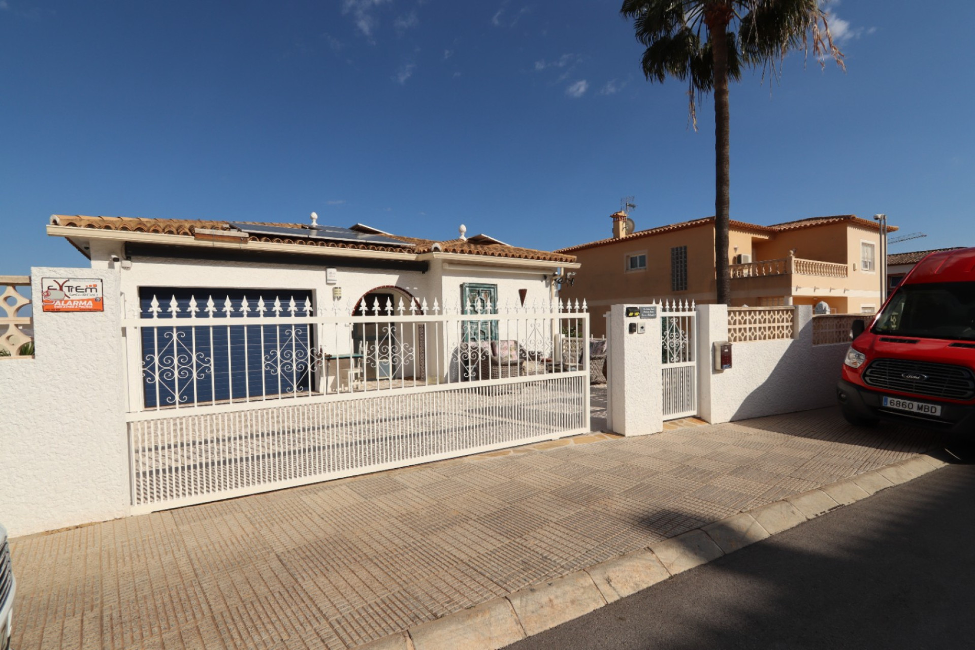 Odsprzedaż - Villa - La Nucía - Costa Blanca