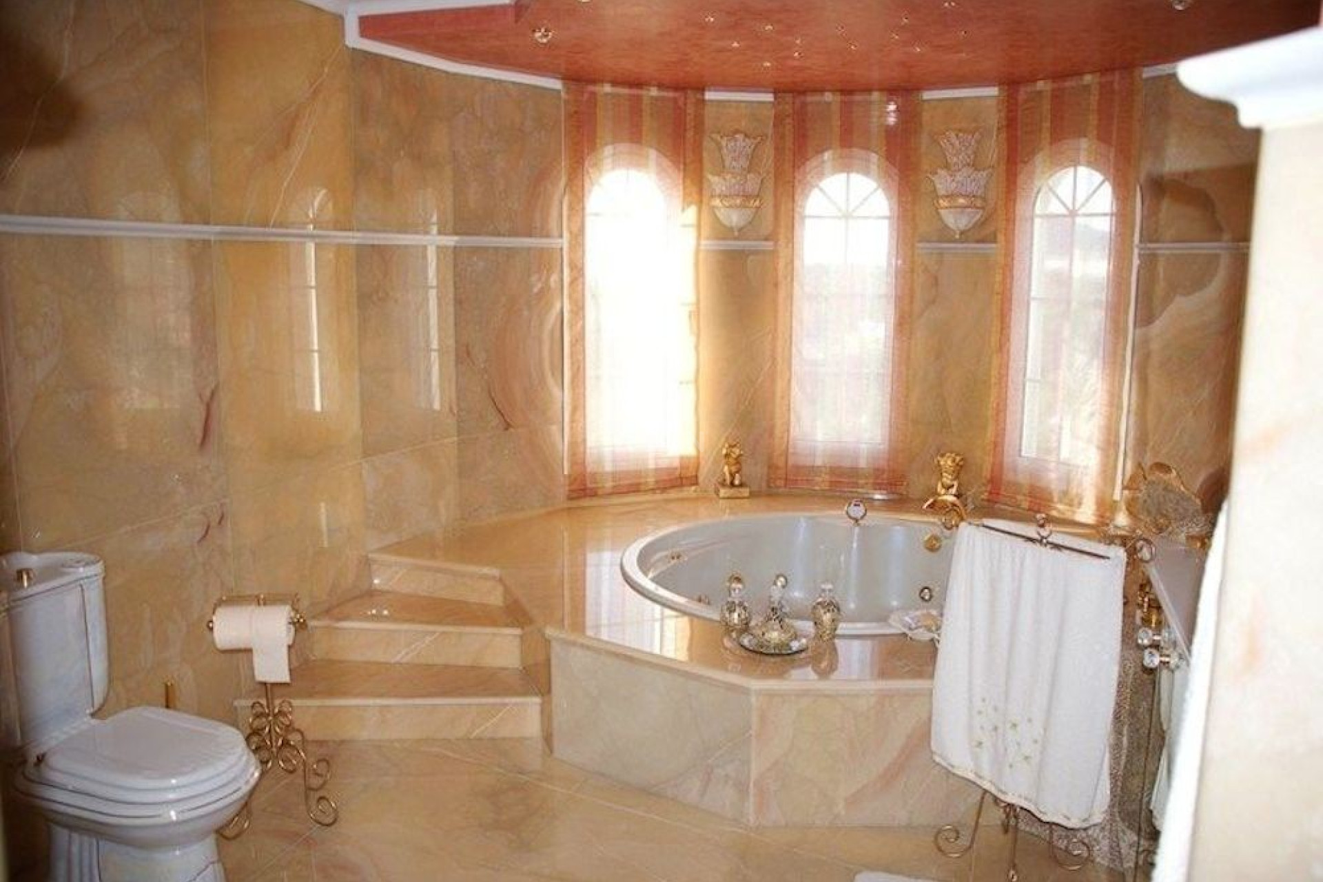 Odsprzedaż - Villa - La Nucía - Costa Blanca