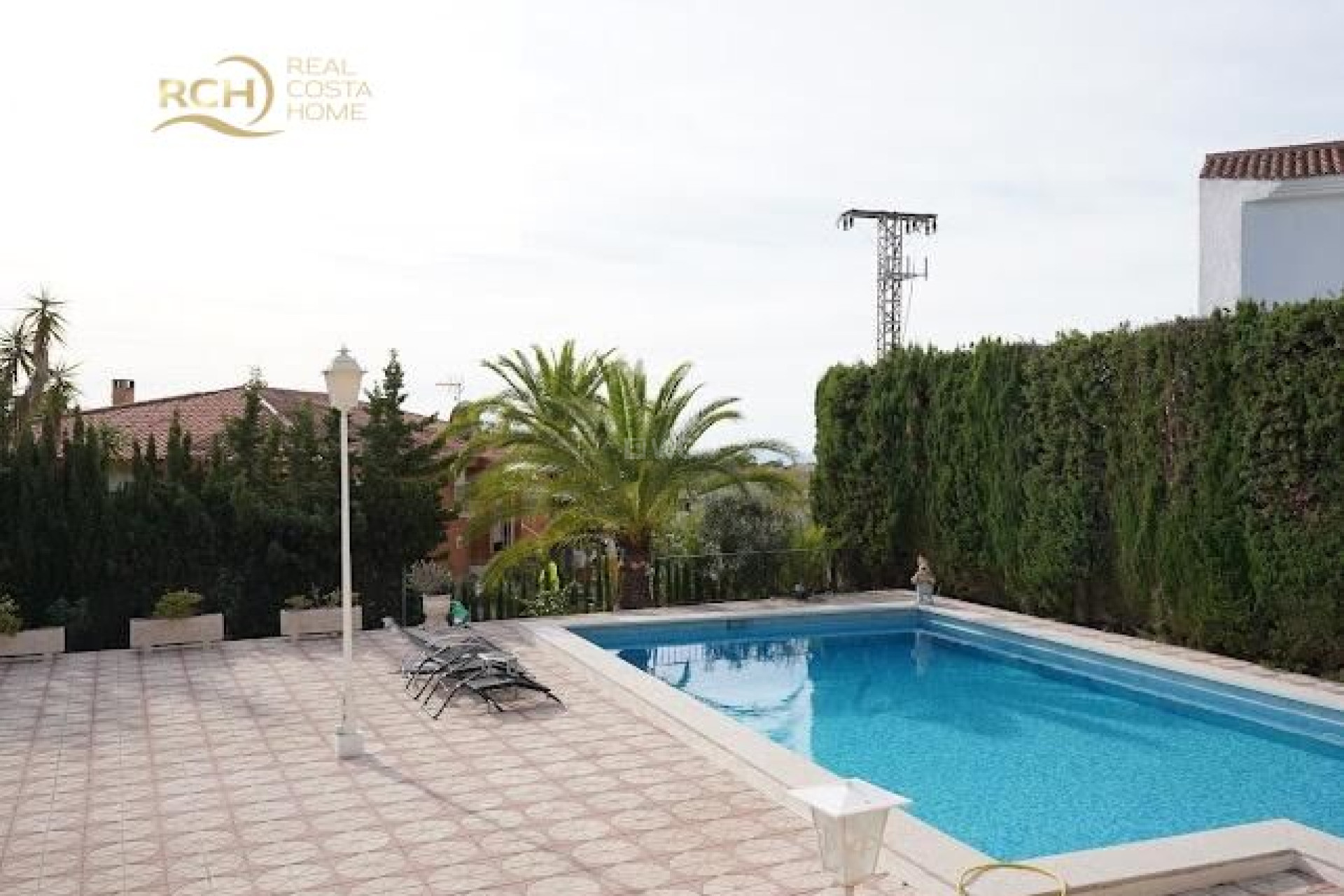 Odsprzedaż - Villa - La Nucía - Montebello - Nou Espai
