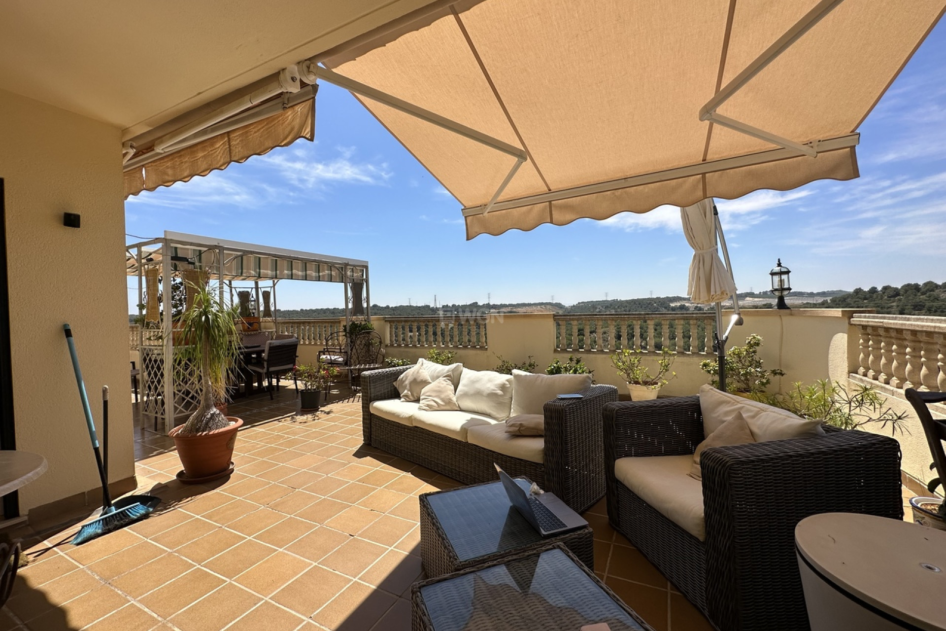 Odsprzedaż - Villa - Las Ramblas Golf - Inland