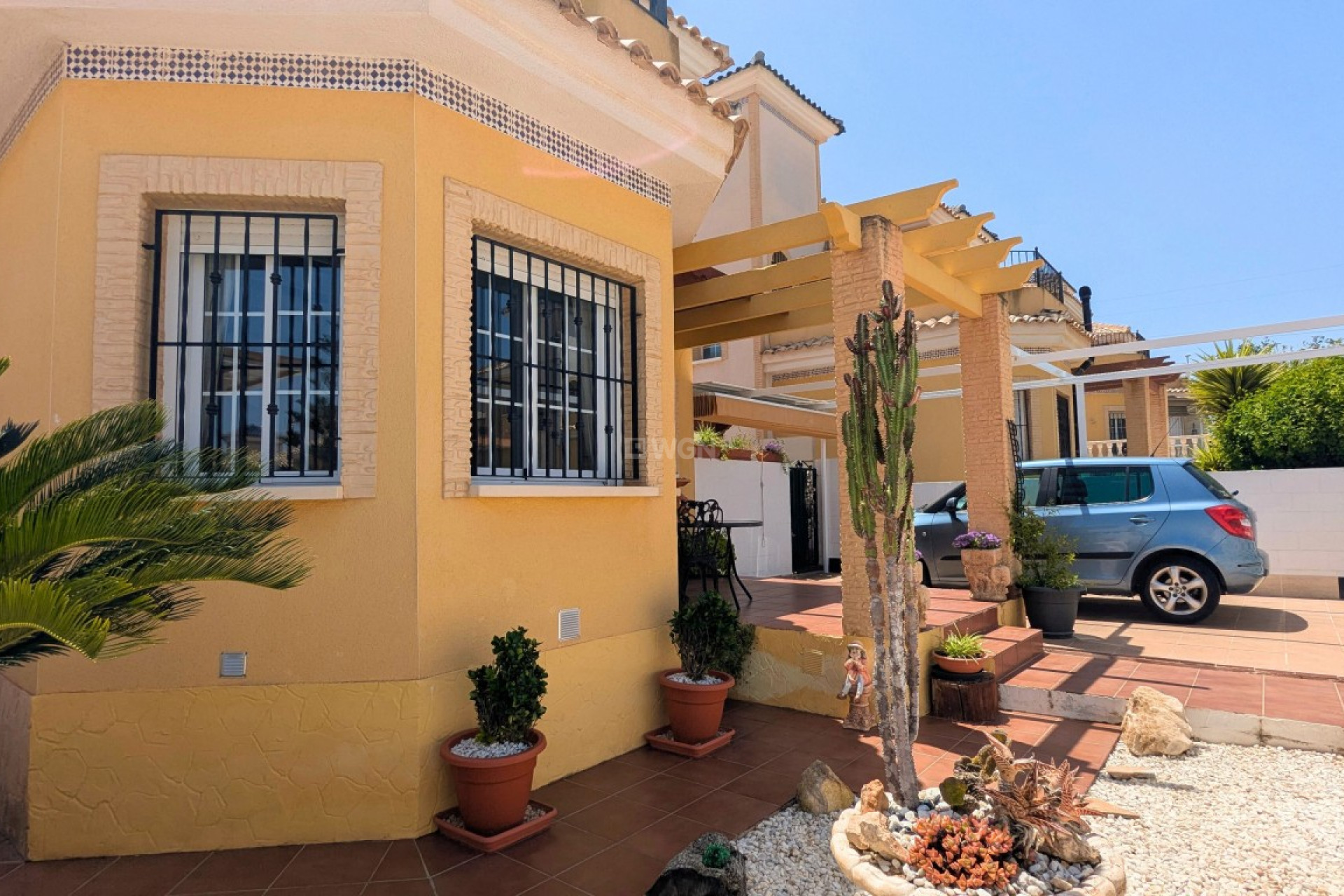 Odsprzedaż - Villa - Lo Crispin - Inland