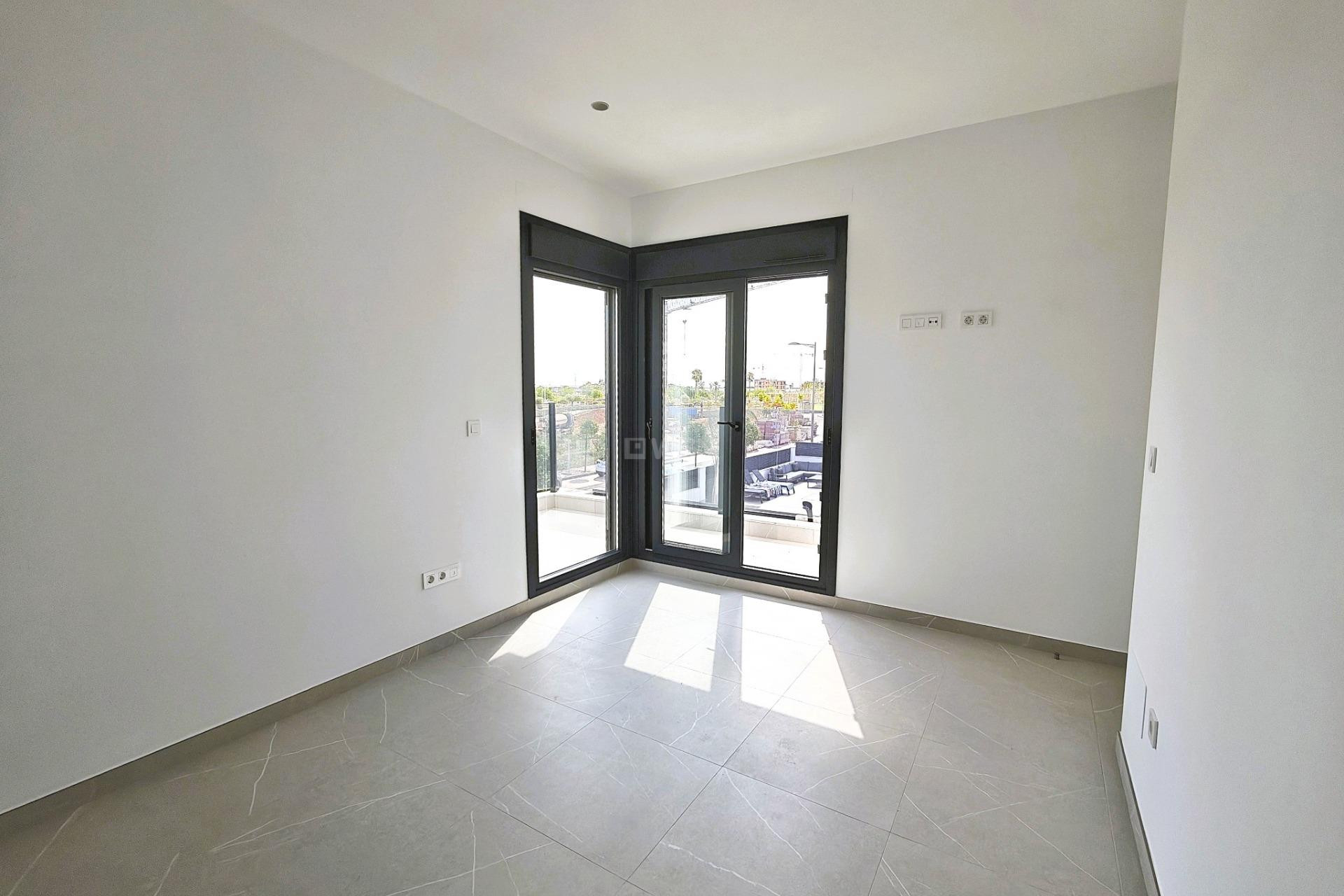 Odsprzedaż - Villa - Los Alcázares - Dolores de Pacheco-Santa Rosalía