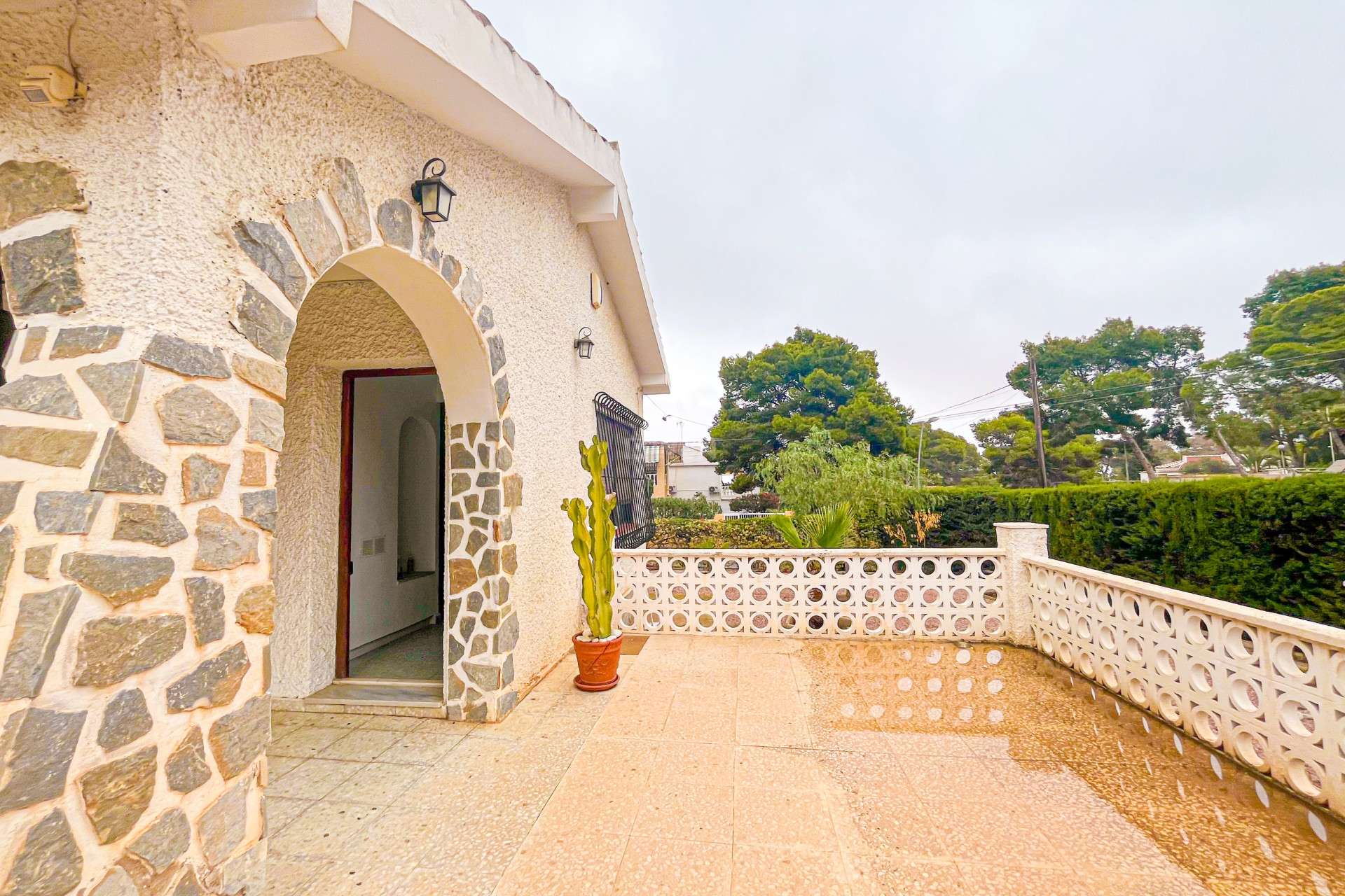 Odsprzedaż - Villa - Los Balcones - Costa Blanca