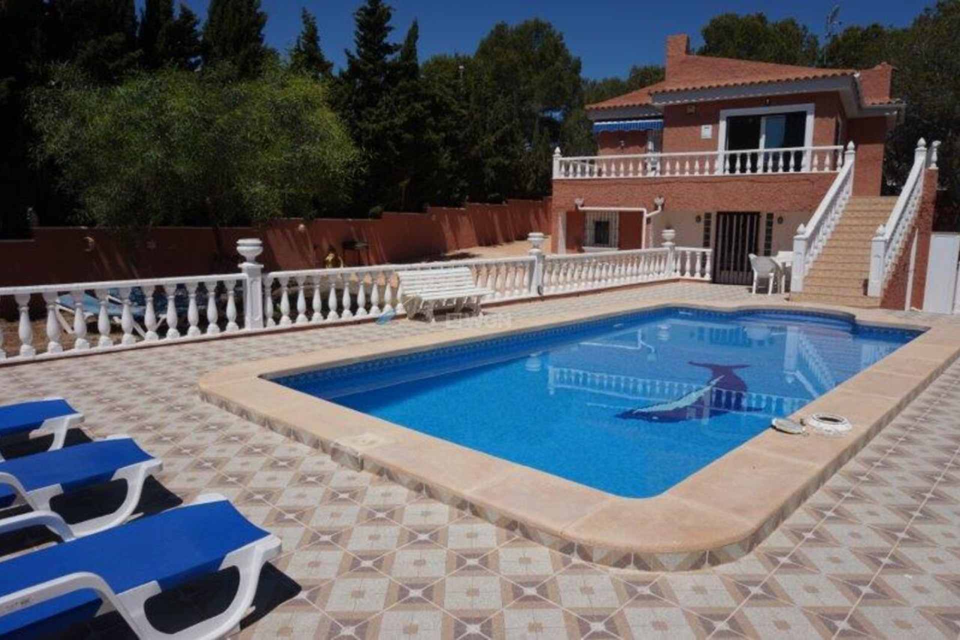 Odsprzedaż - Villa - Los Balcones - Costa Blanca